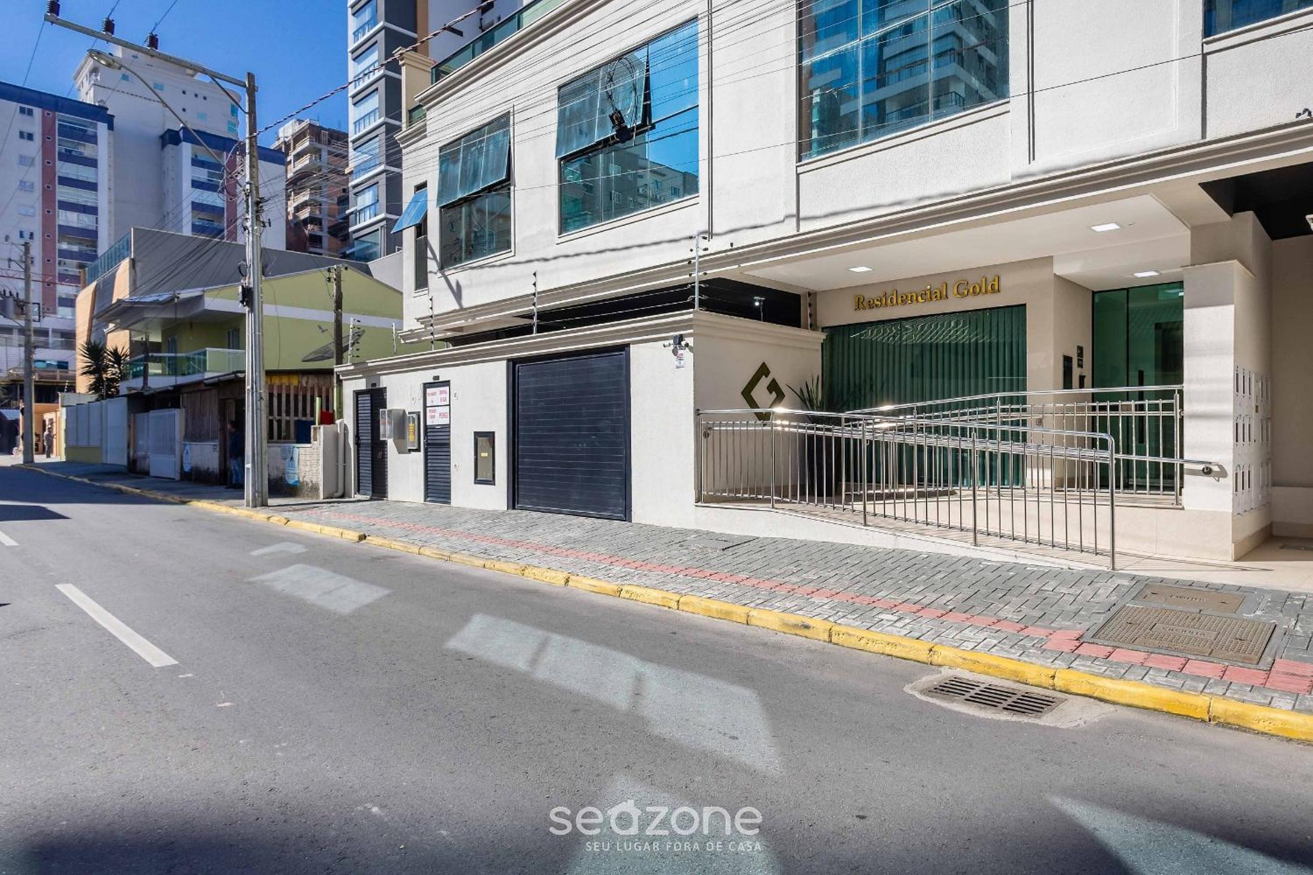 Two-Bedroom Apartment with Balcony photo 1