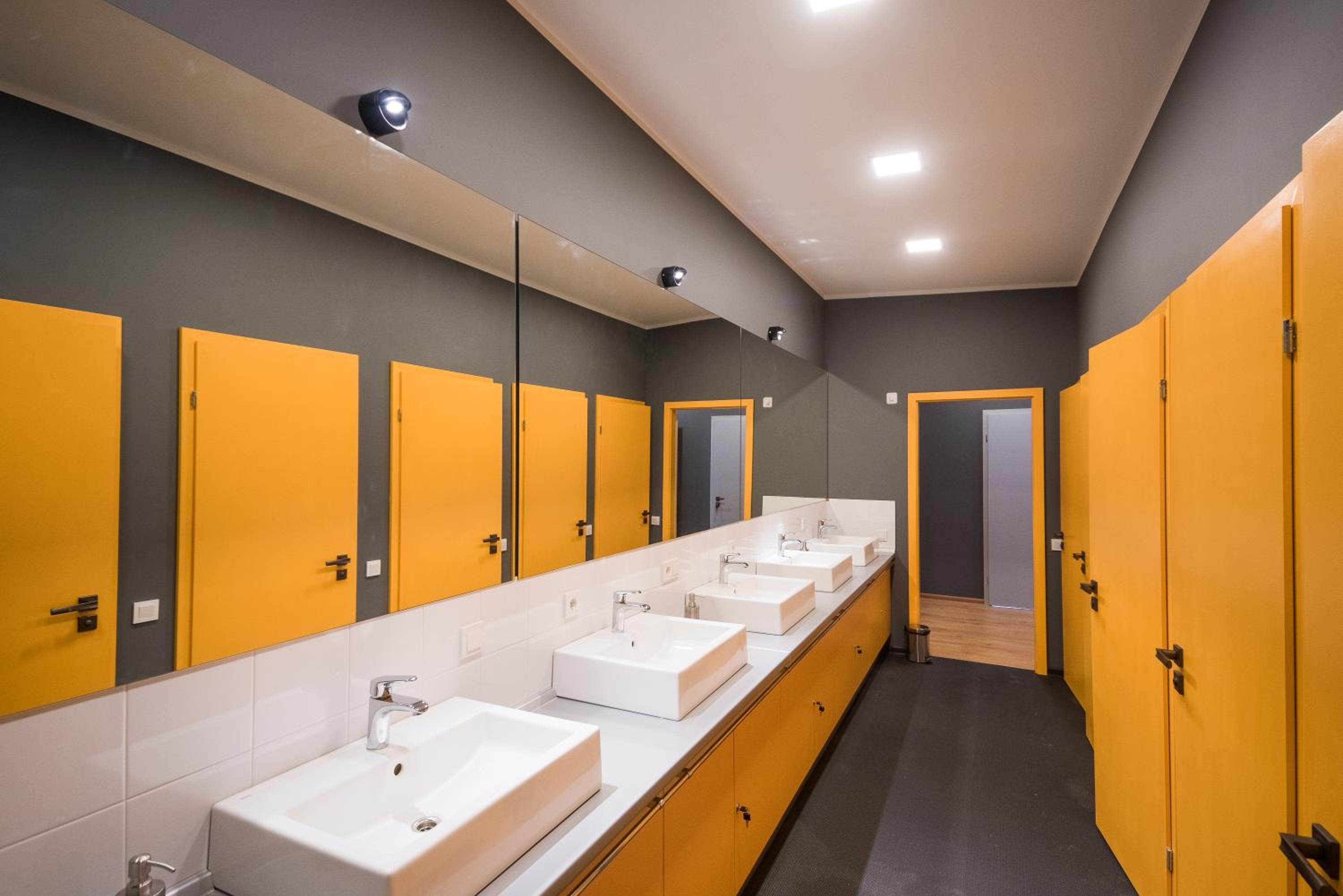 Family Room with Shared Bathroom photo 3