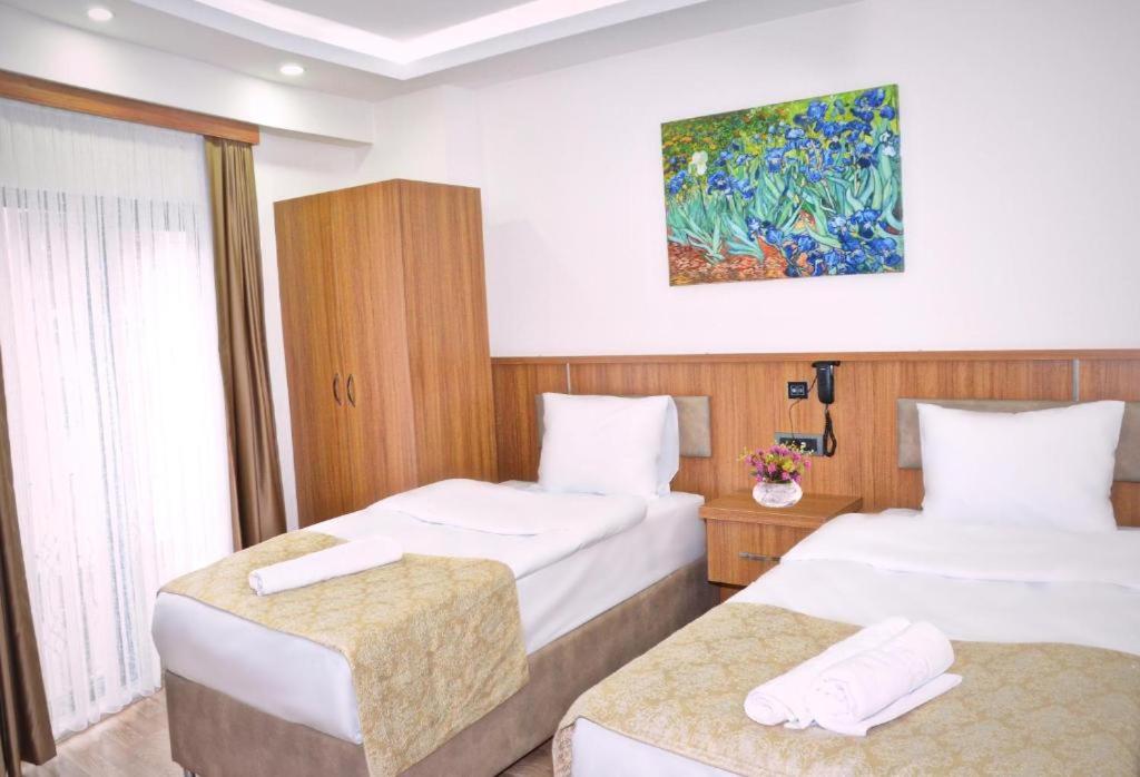 Large Twin Room photo 1