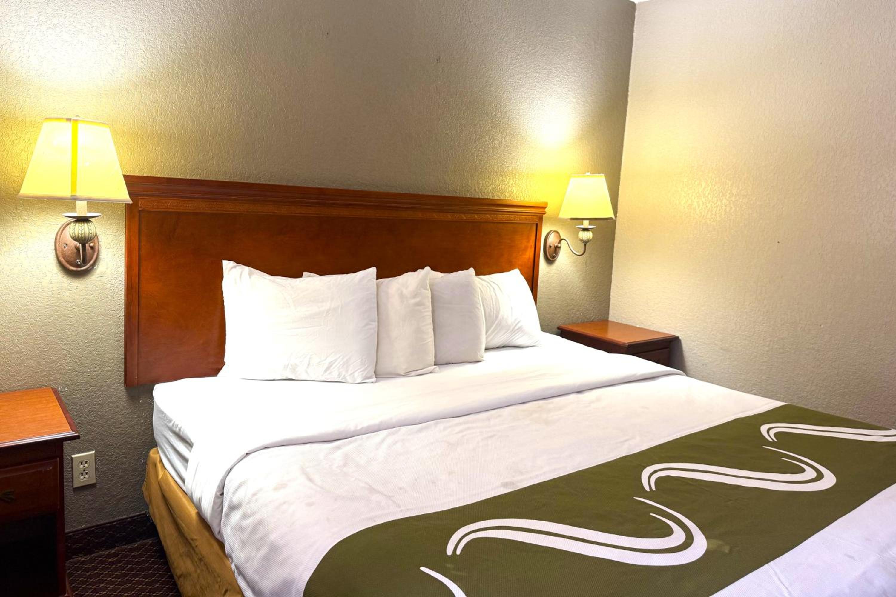 King Bed Non-Smoking