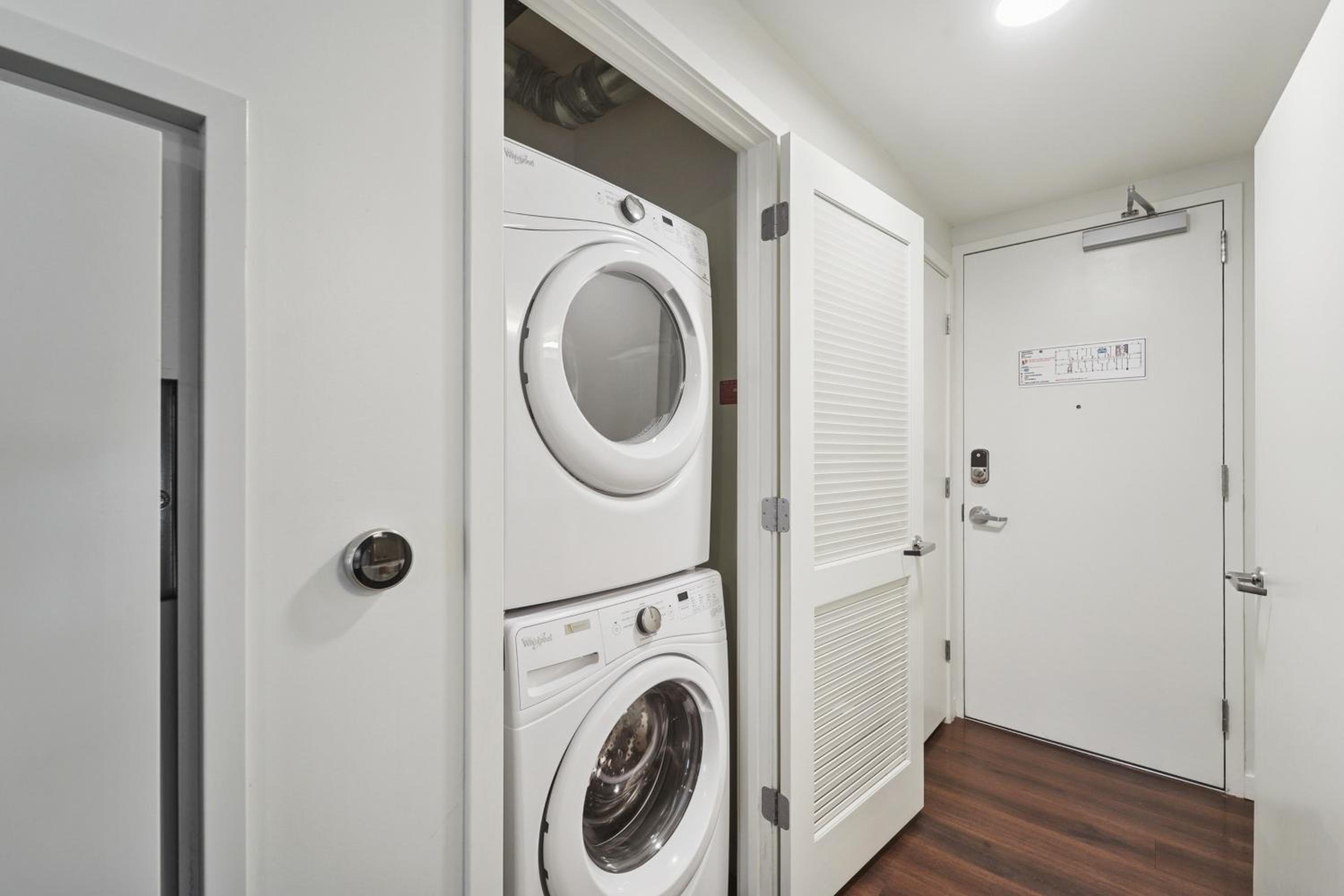One-Bedroom Apartment with Balcony - Photo 1