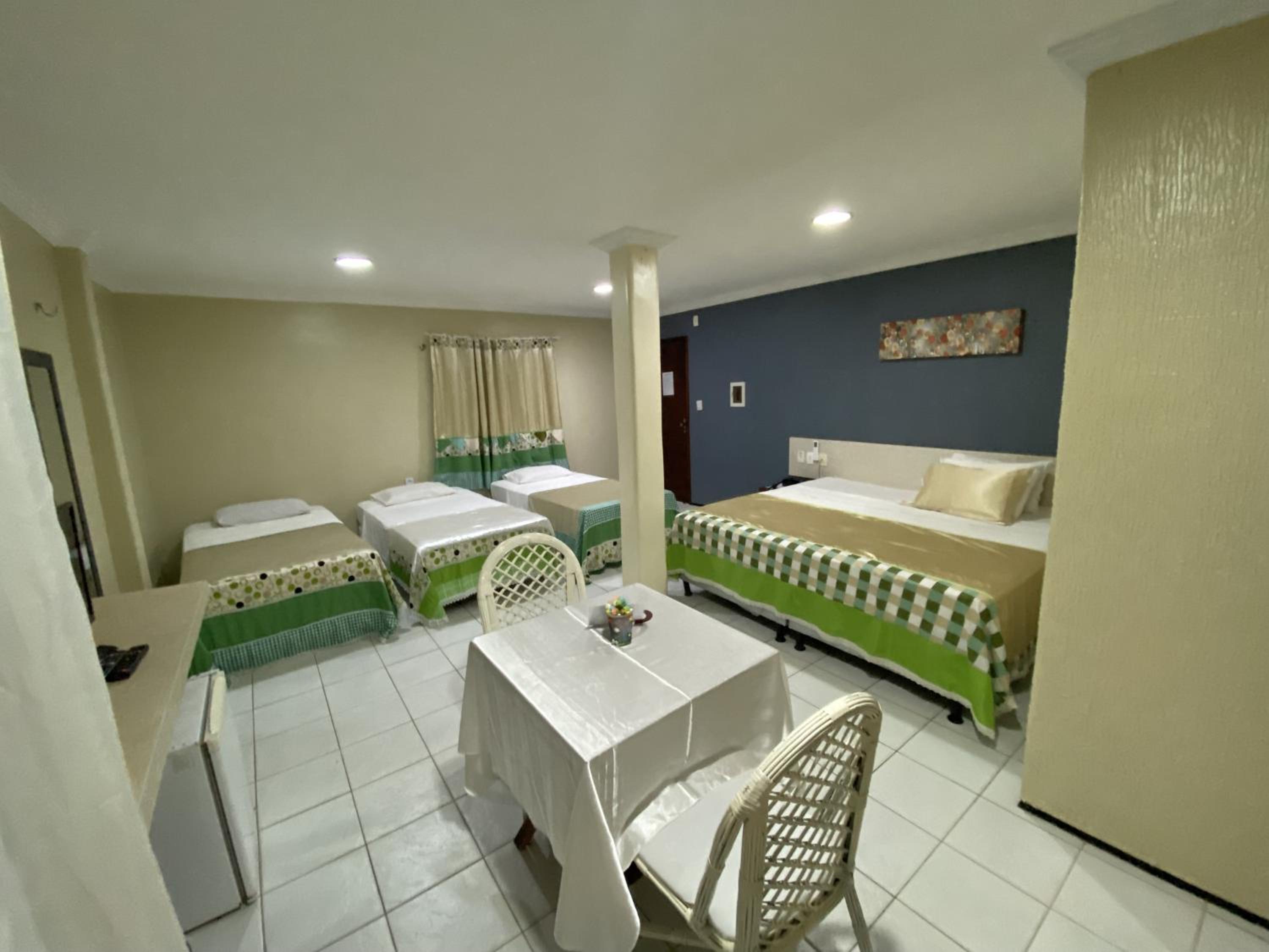 Superior Family Room - Photo 4
