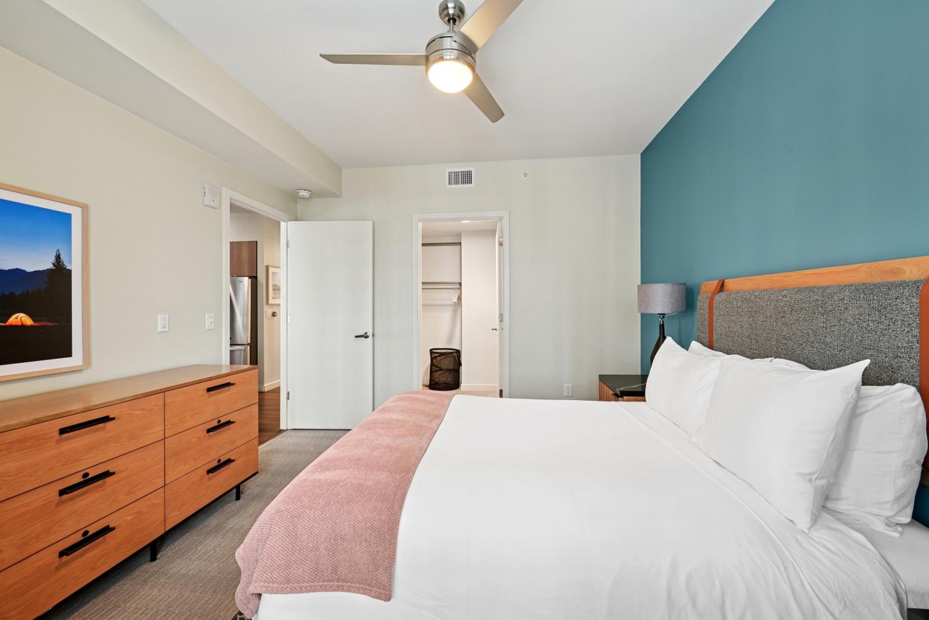 One-Bedroom Apartment with Balcony - Photo 5