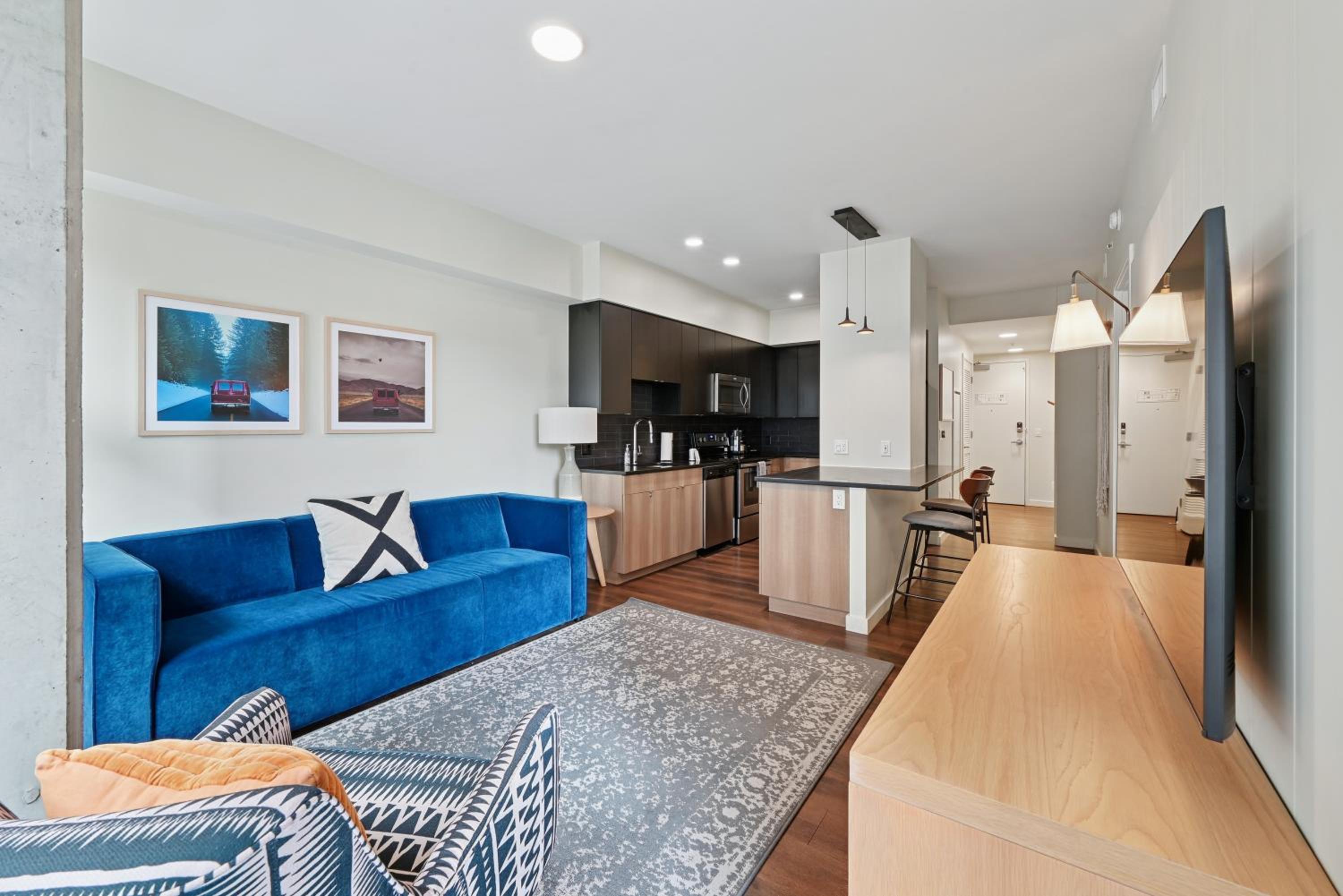 One-Bedroom Apartment with Balcony - Photo 4