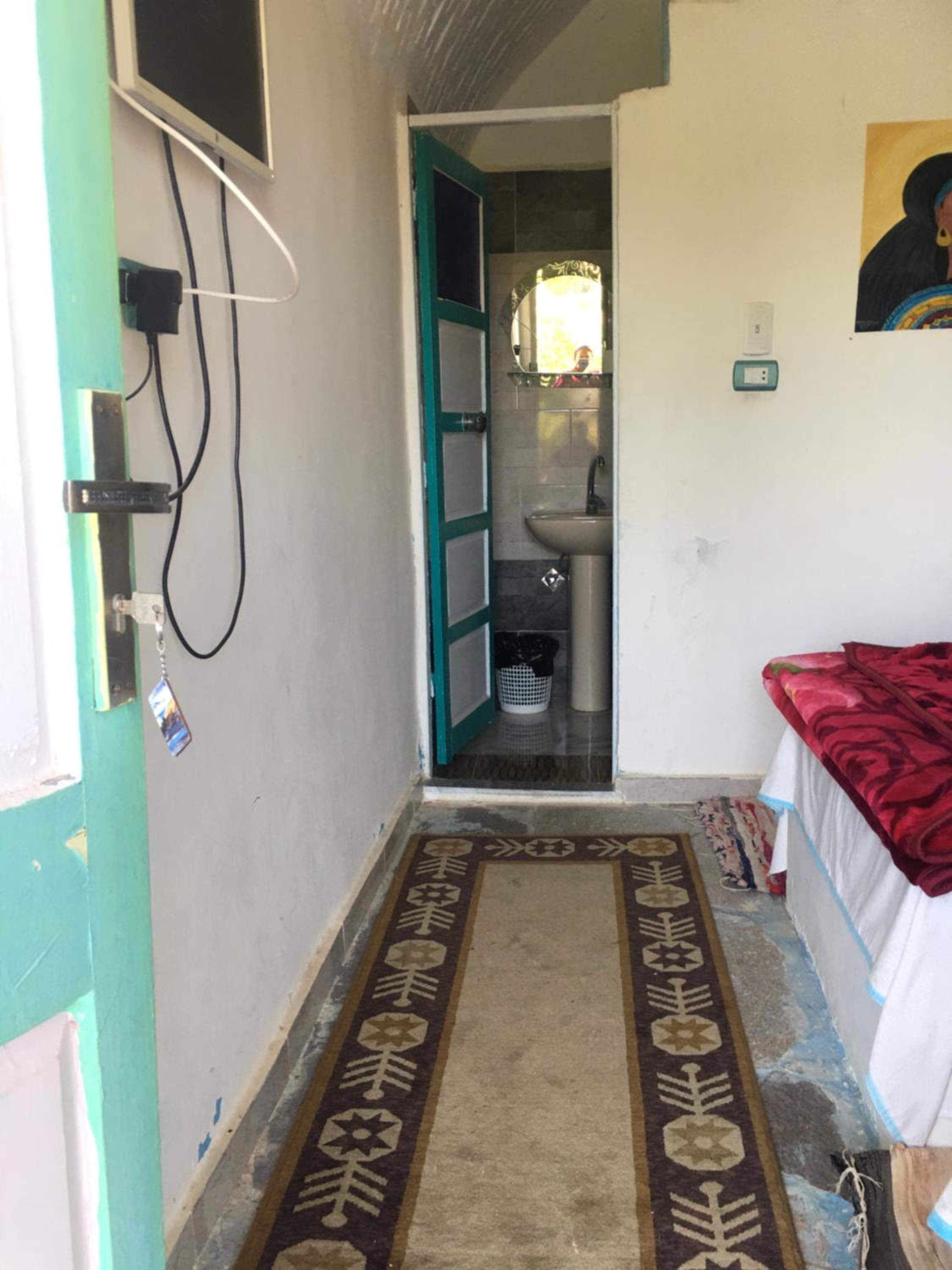 Single Room with Bathroom photo 1