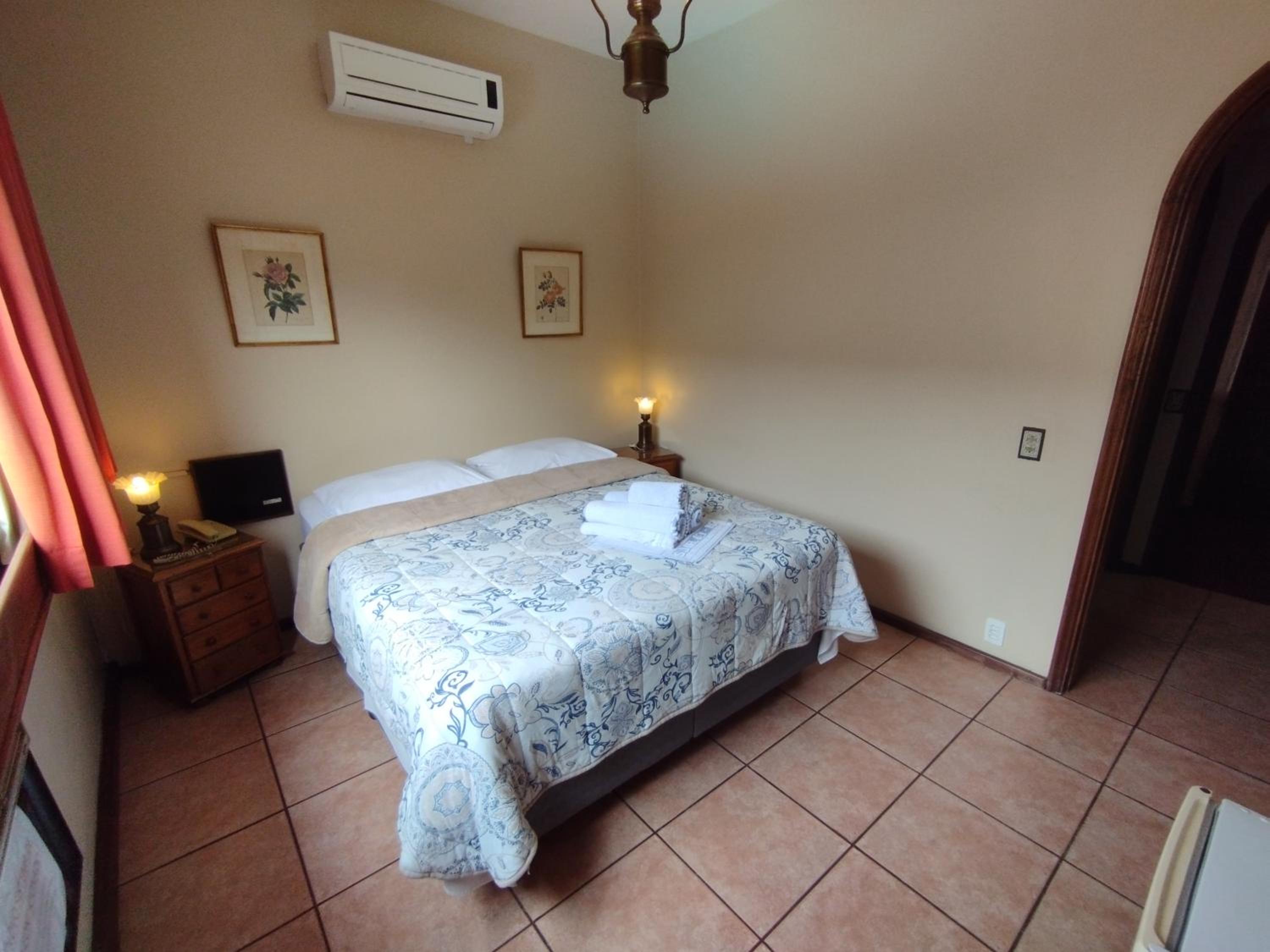 Double Room with Private Bathroom photo 3