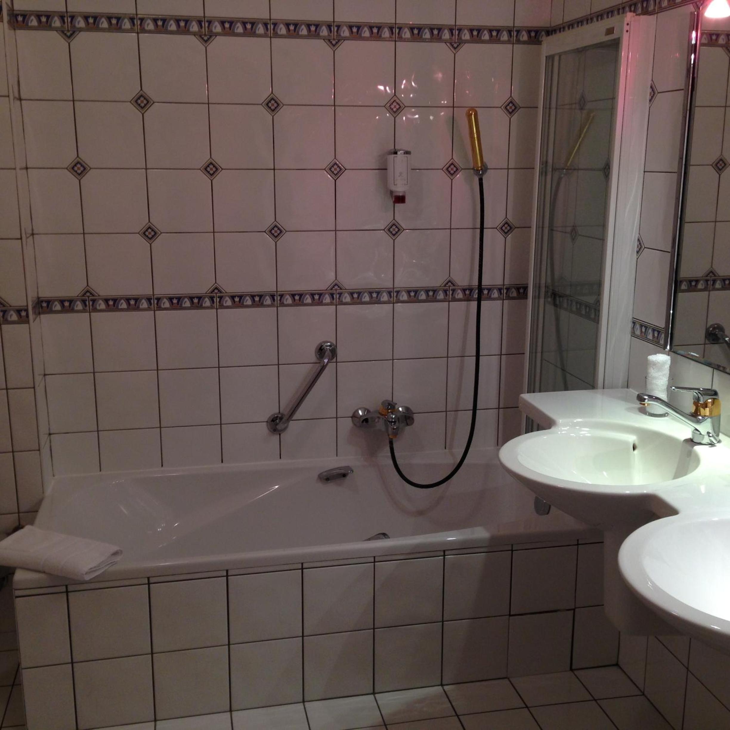 Double Room with Bath photo 3