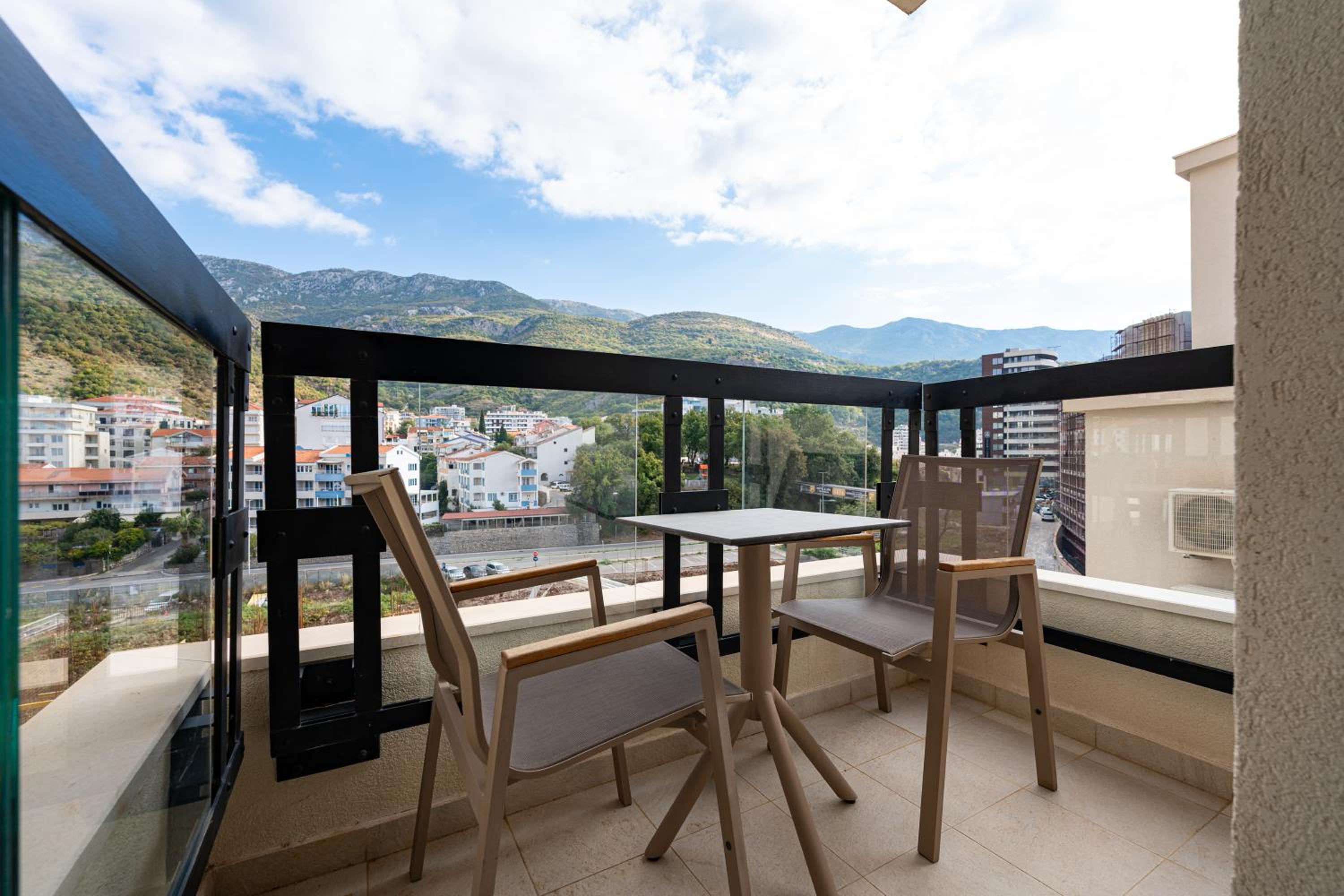 Junior Suite with Mountain View