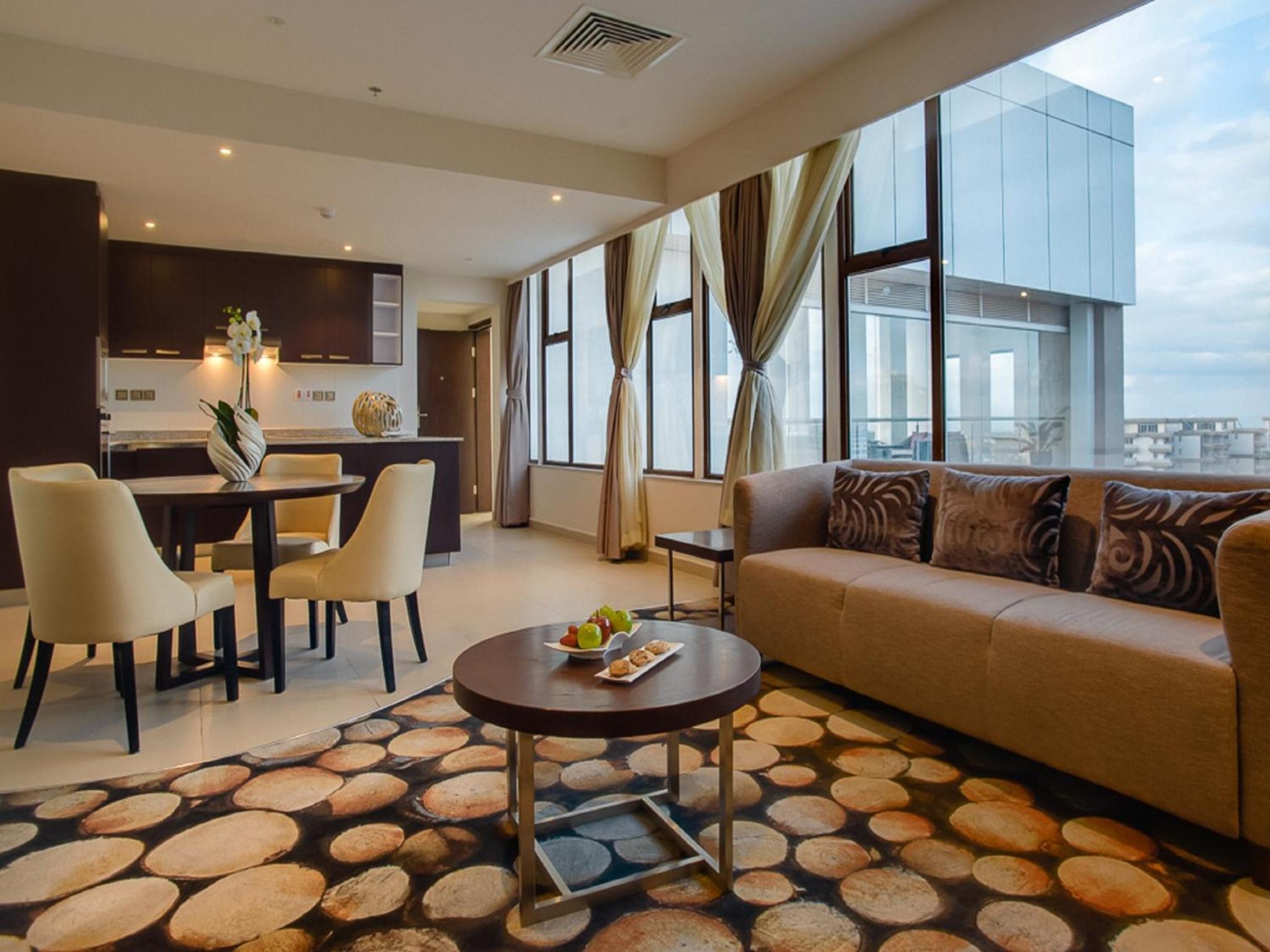 Penthouse photo 3