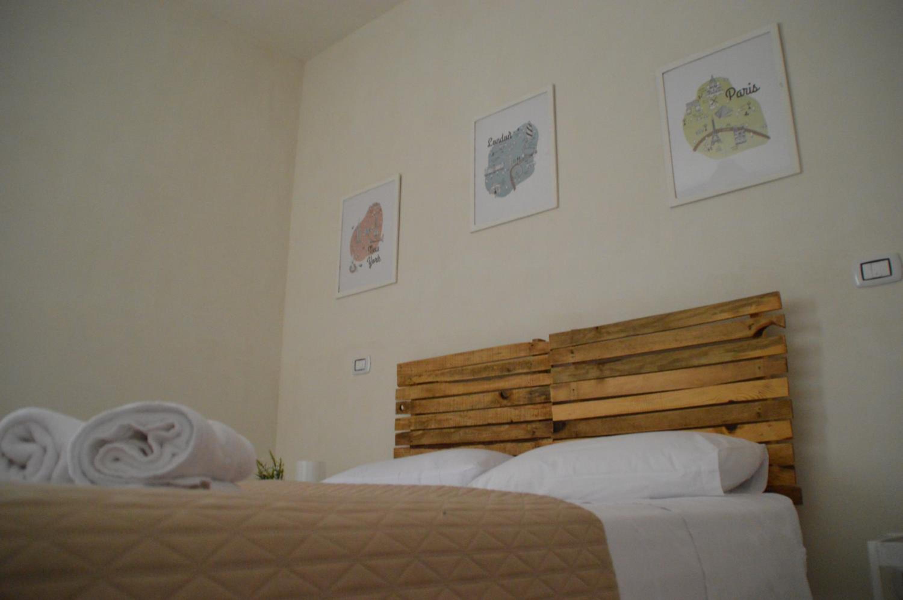 Triple Room with Private Bathroom - Photo 22