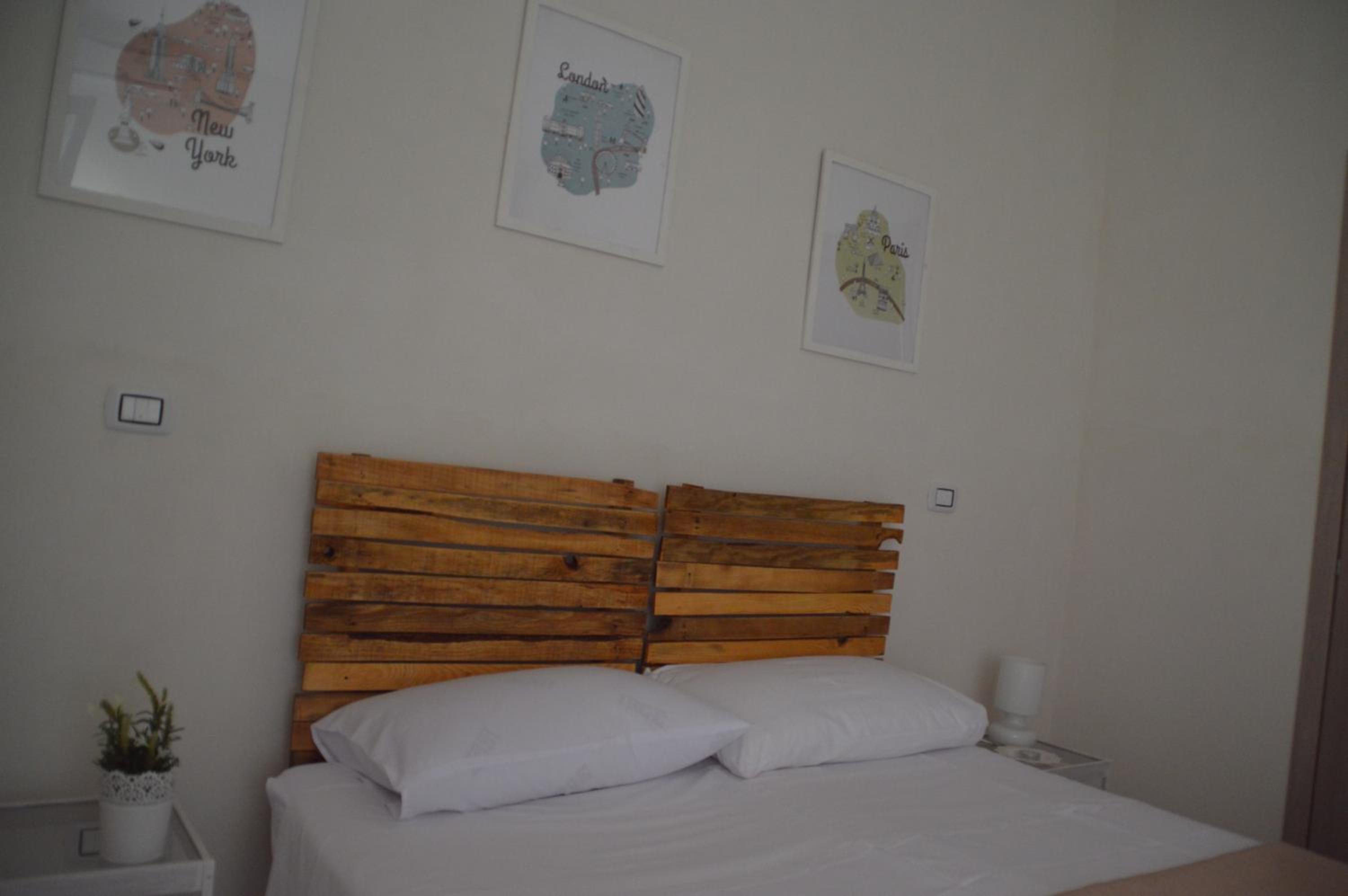 Triple Room with Private Bathroom - Photo 23