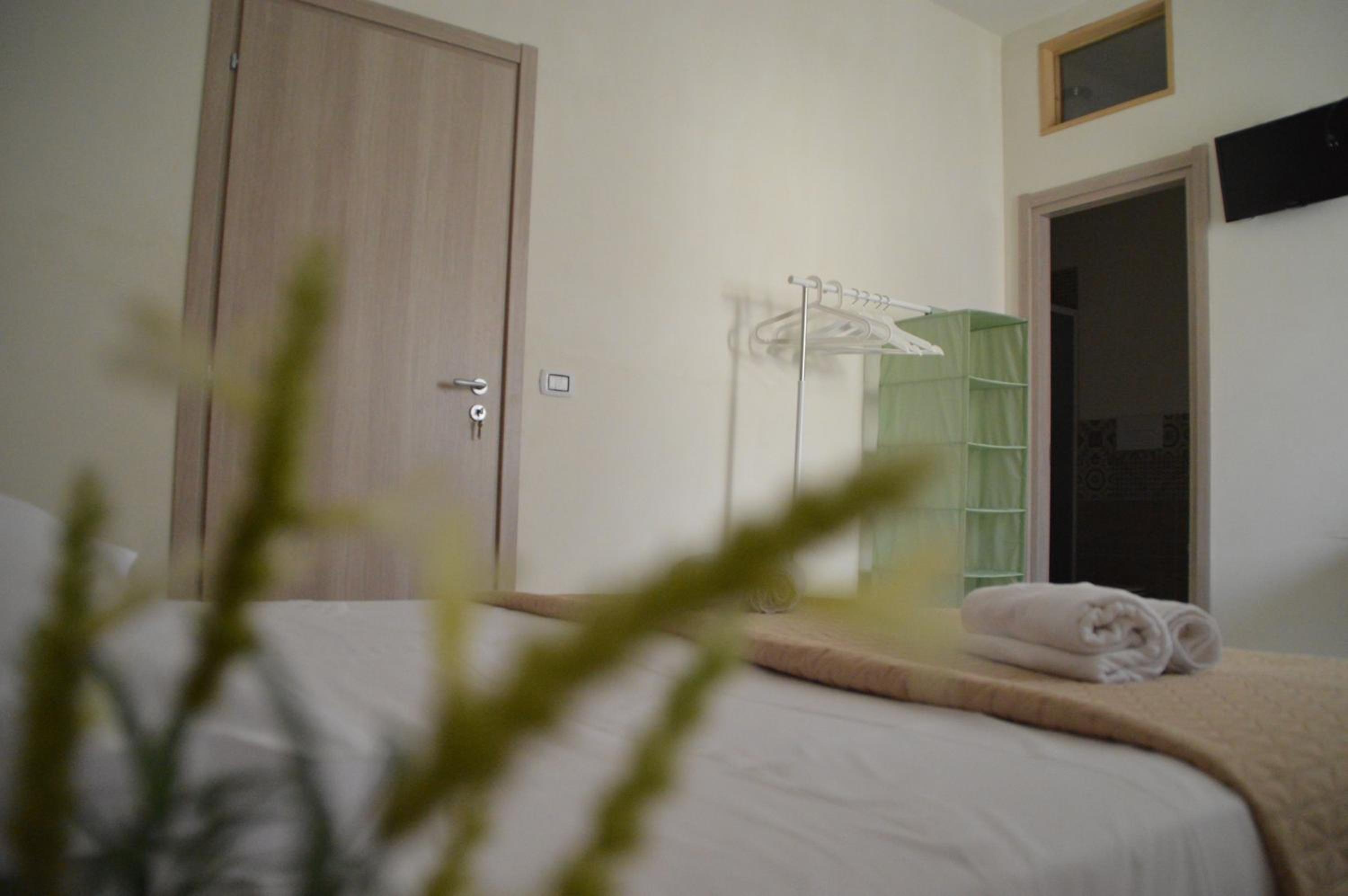 Triple Room with Private Bathroom - Photo 20