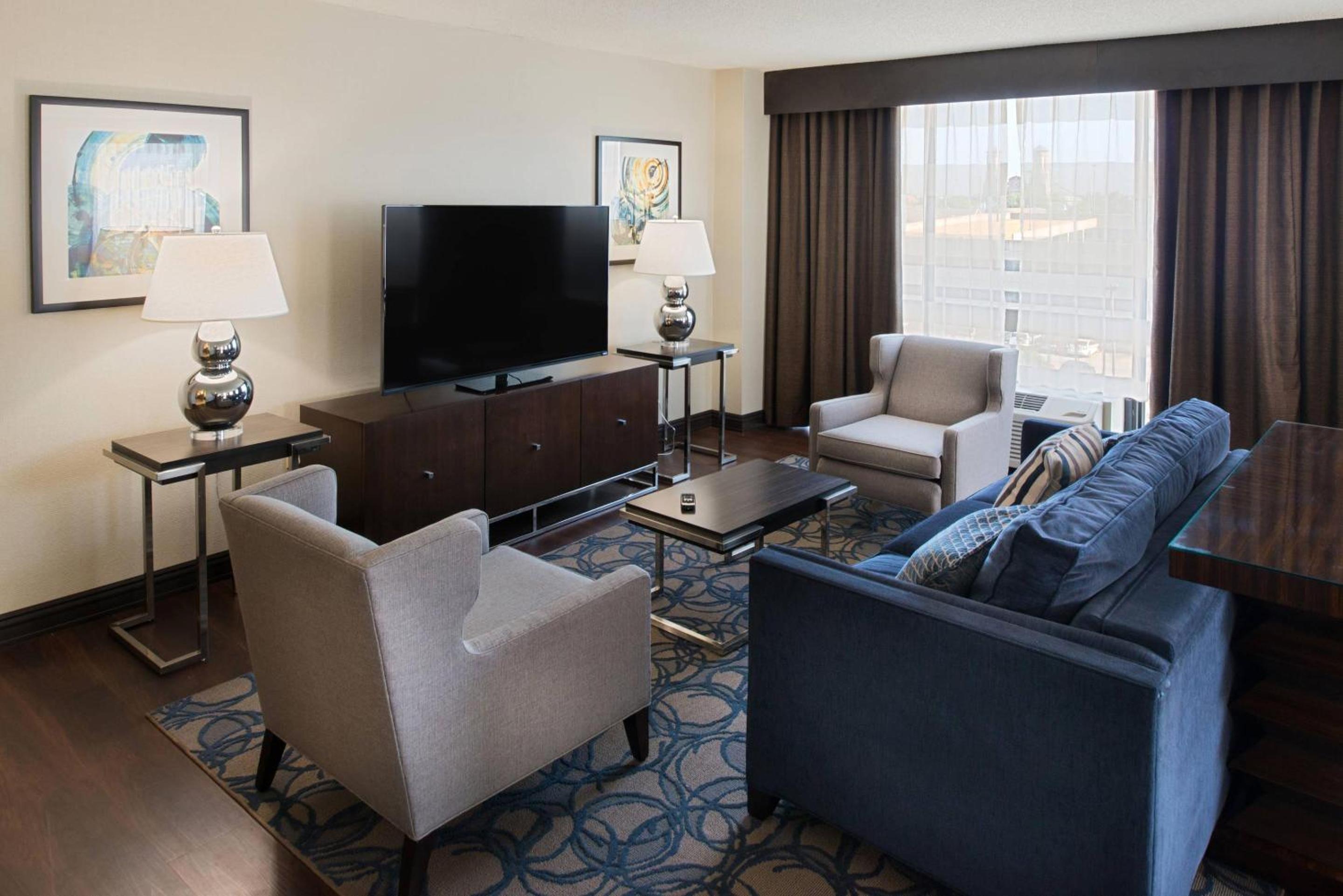 King Suite - Disability Access/Non Smoking - Photo 1