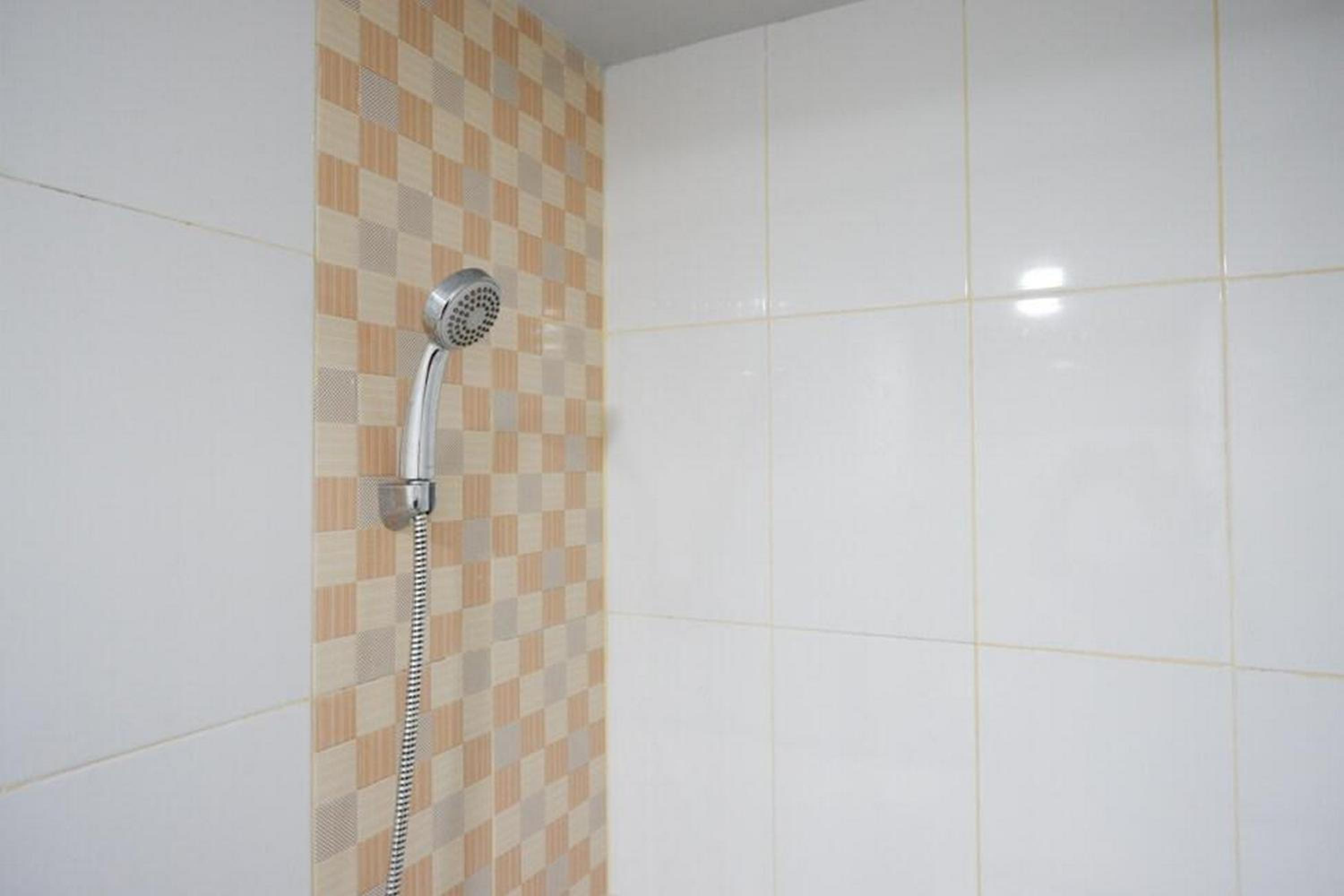 Standard Twin Room - Photo 2