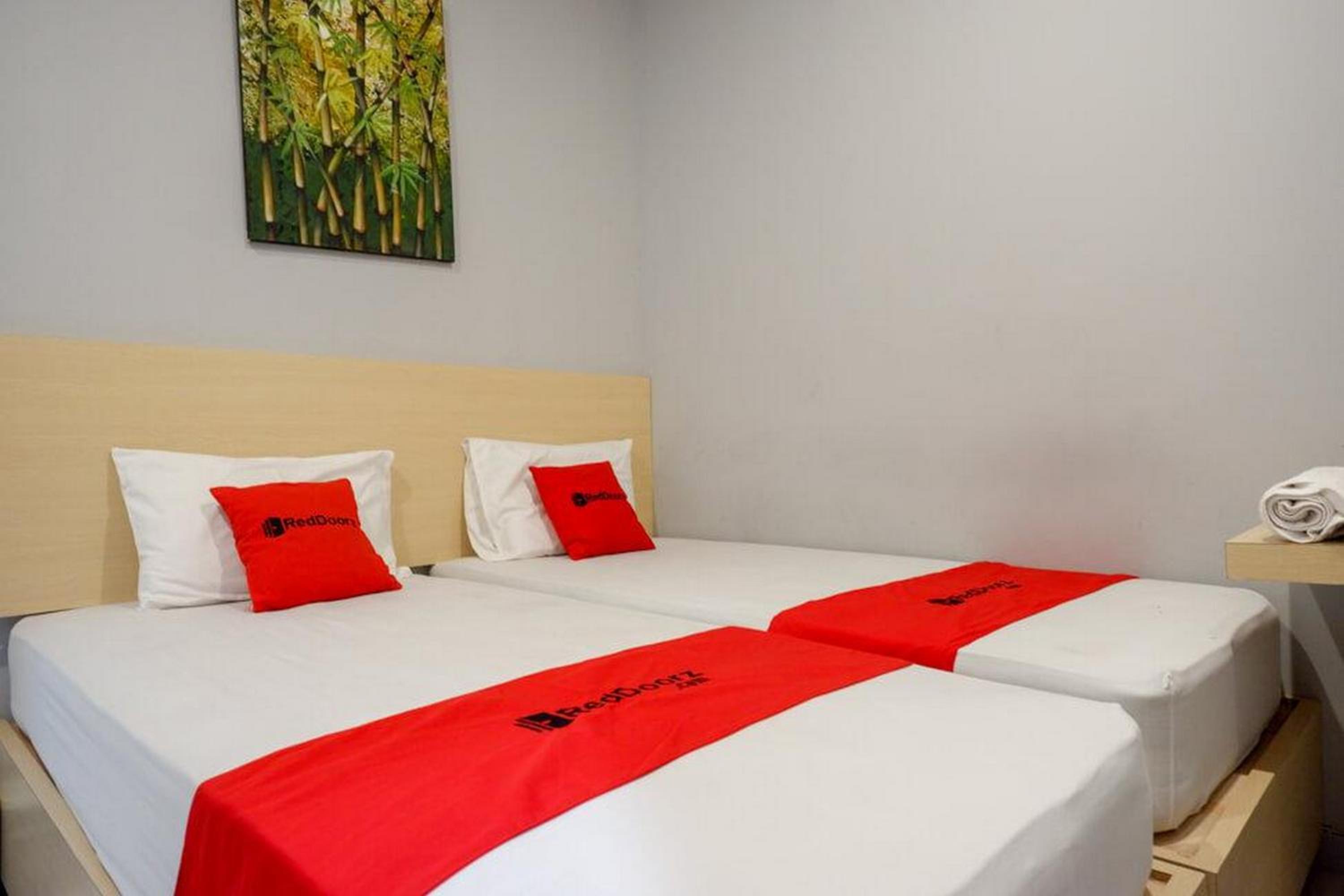 Standard Twin Room - Photo 4