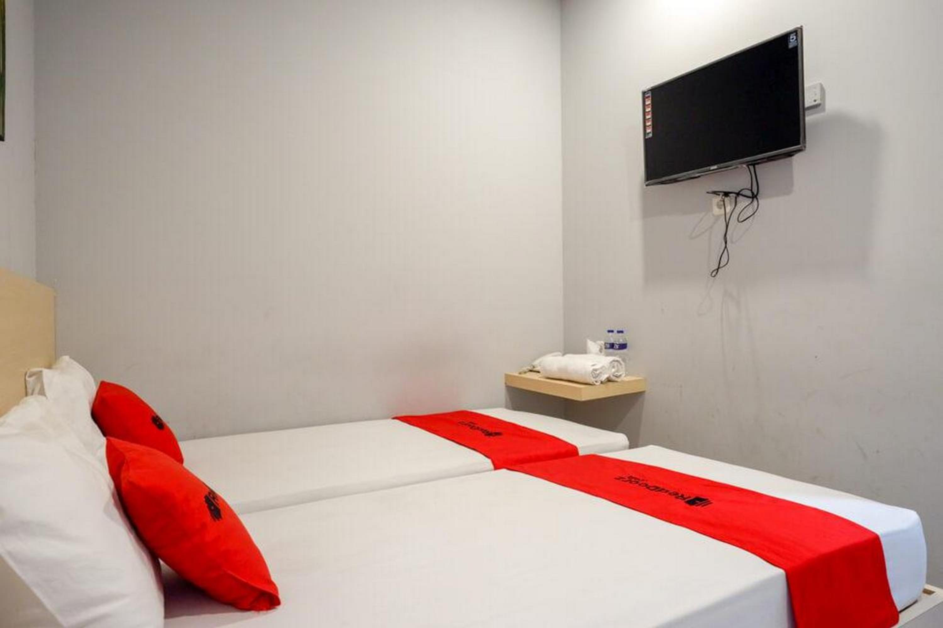 Standard Twin Room - Photo 5