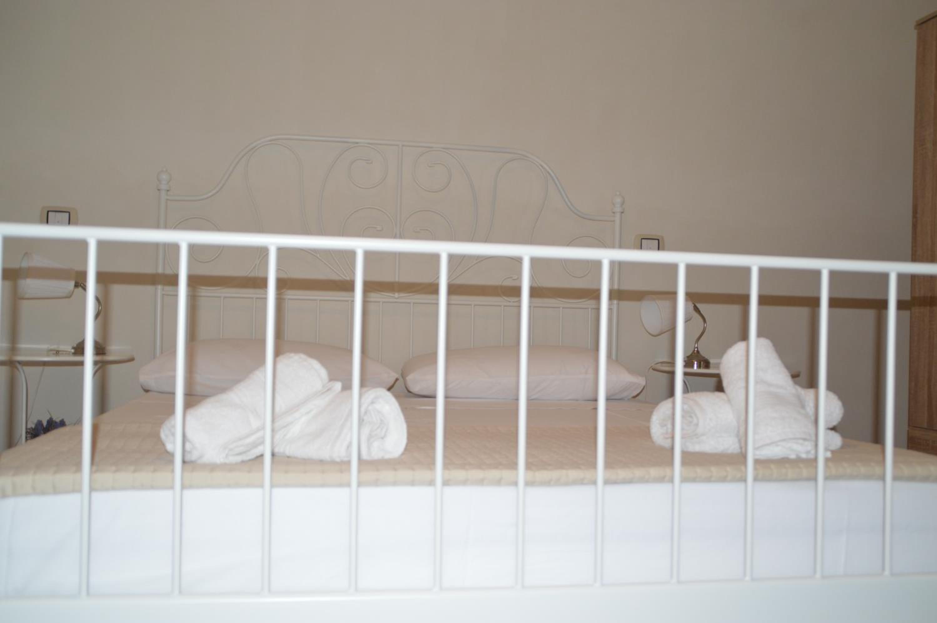 Family Room with Private Bathroom - Photo 15