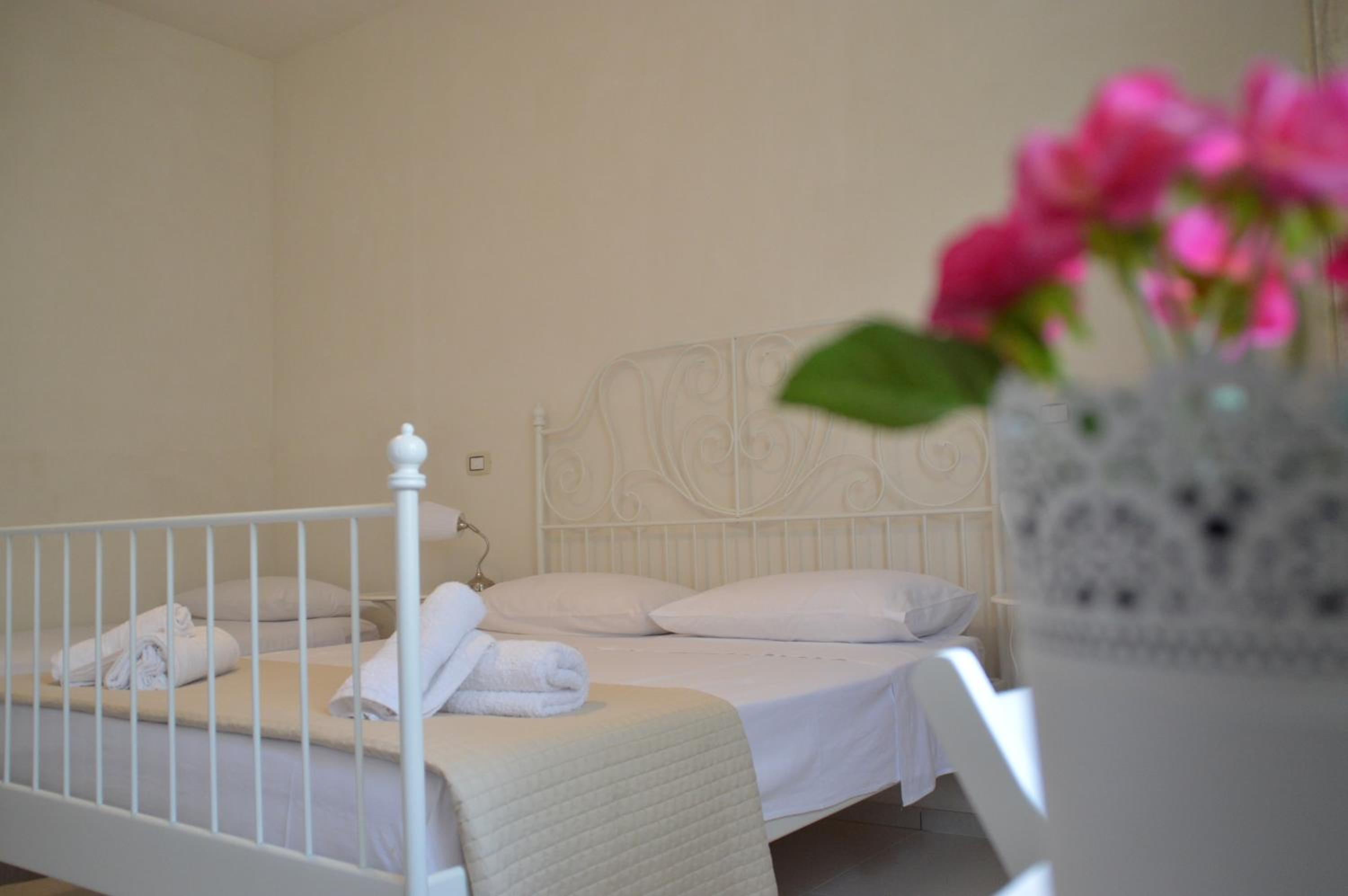 Family Room with Private Bathroom - Photo 13