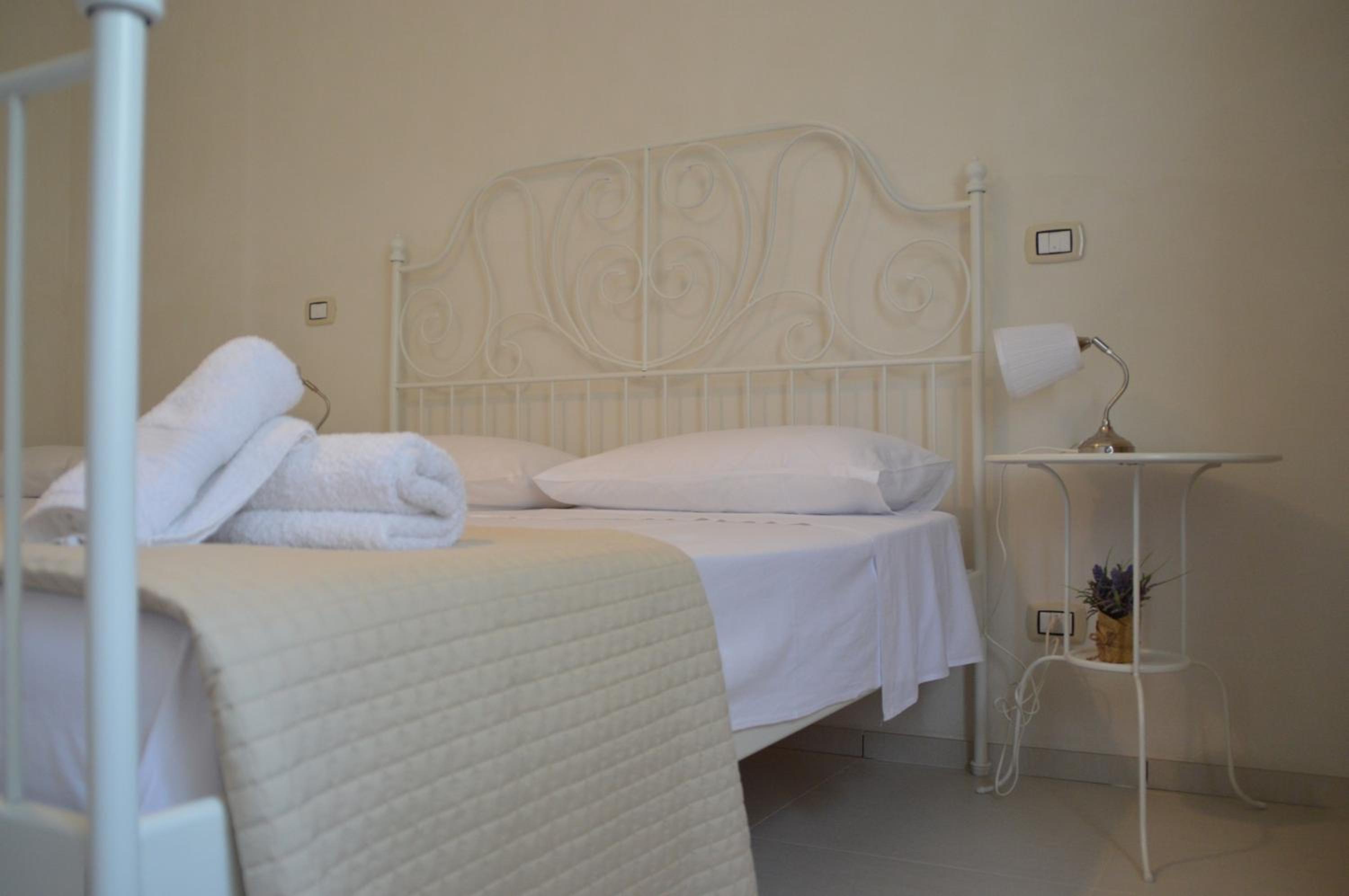 Family Room with Private Bathroom - Photo 16
