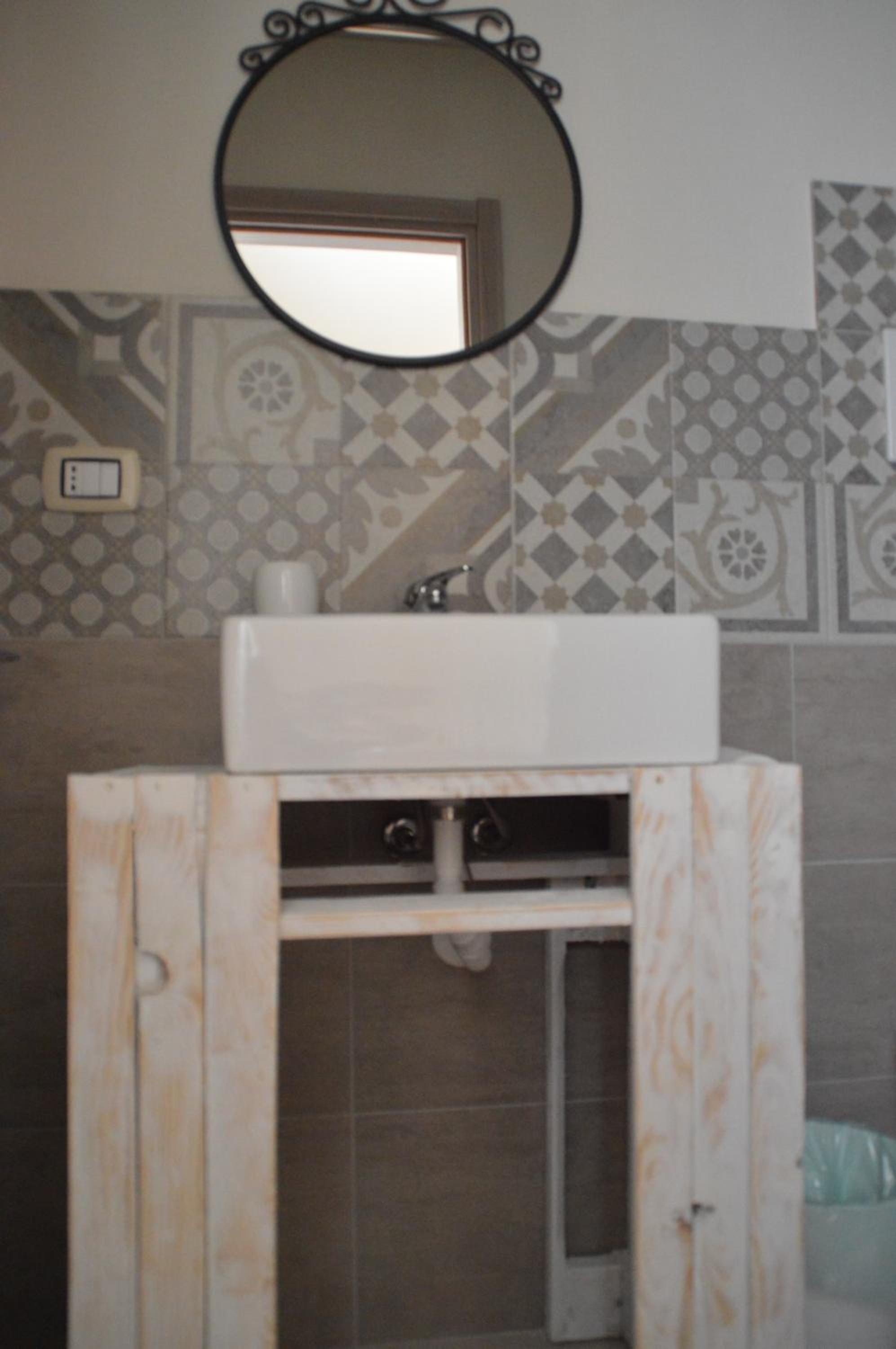 Family Room with Private Bathroom - Photo 24