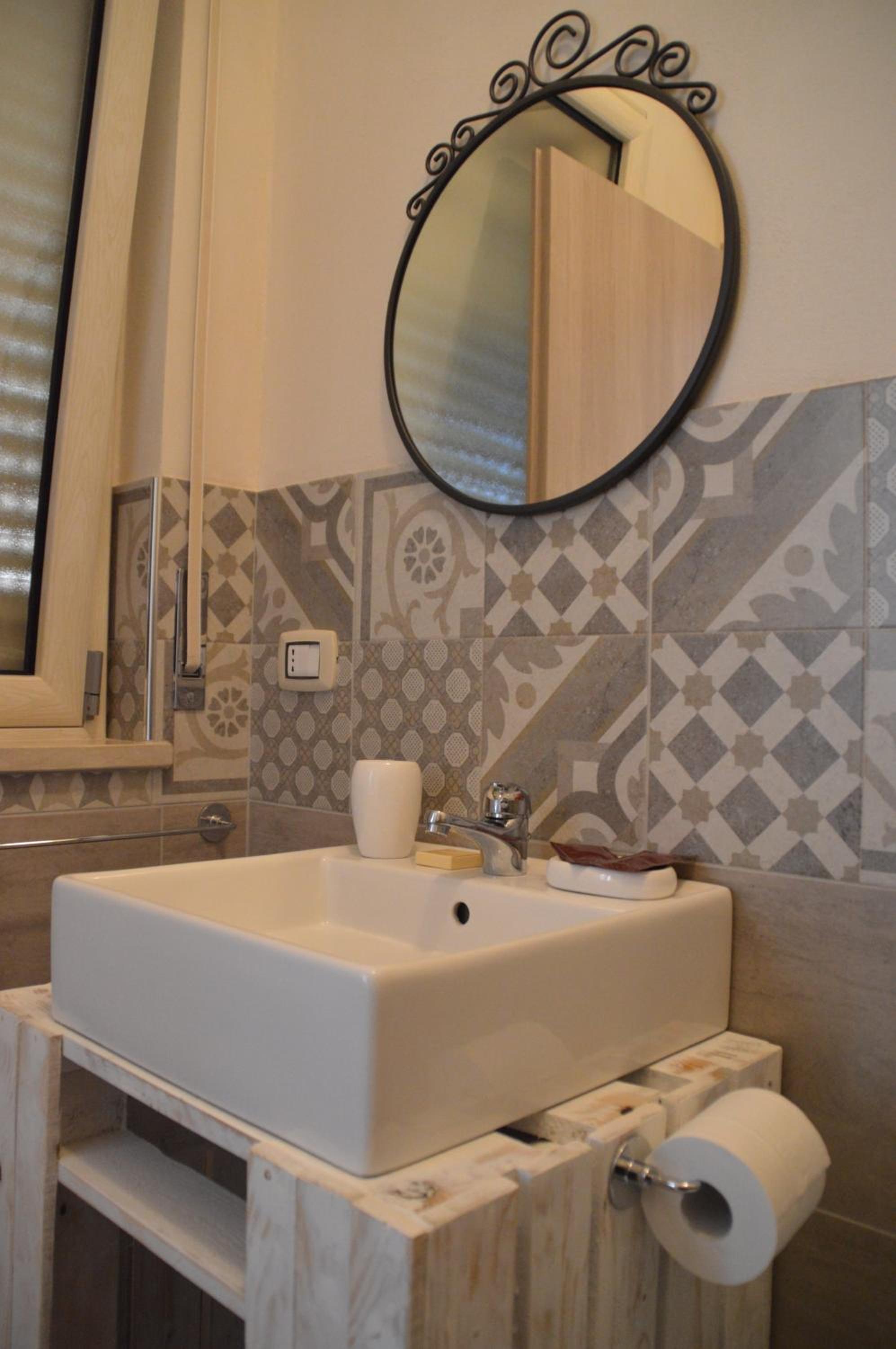 Family Room with Private Bathroom - Photo 25