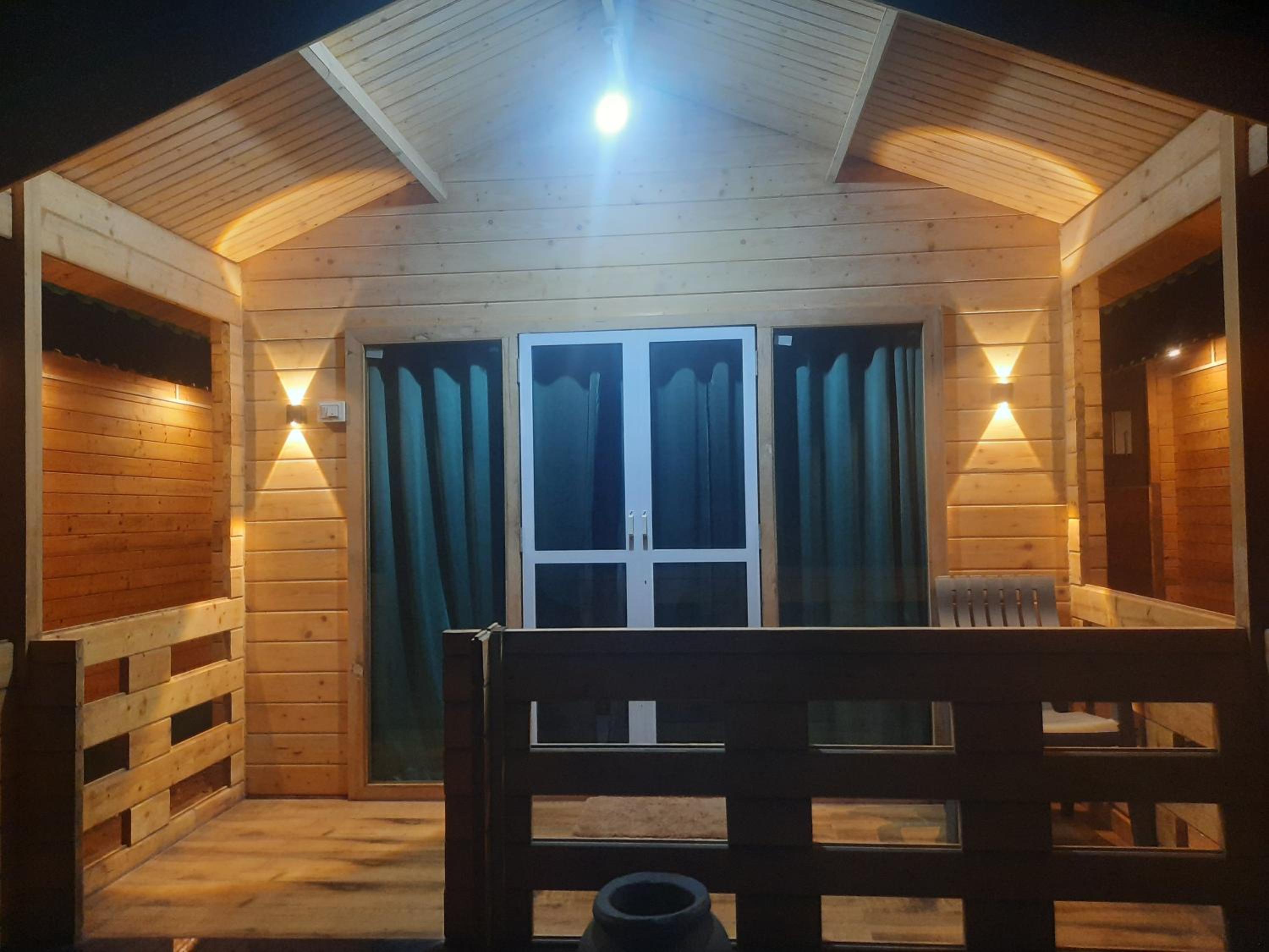 Deluxe Double Room (2 Adults + 1 Child) photo 3