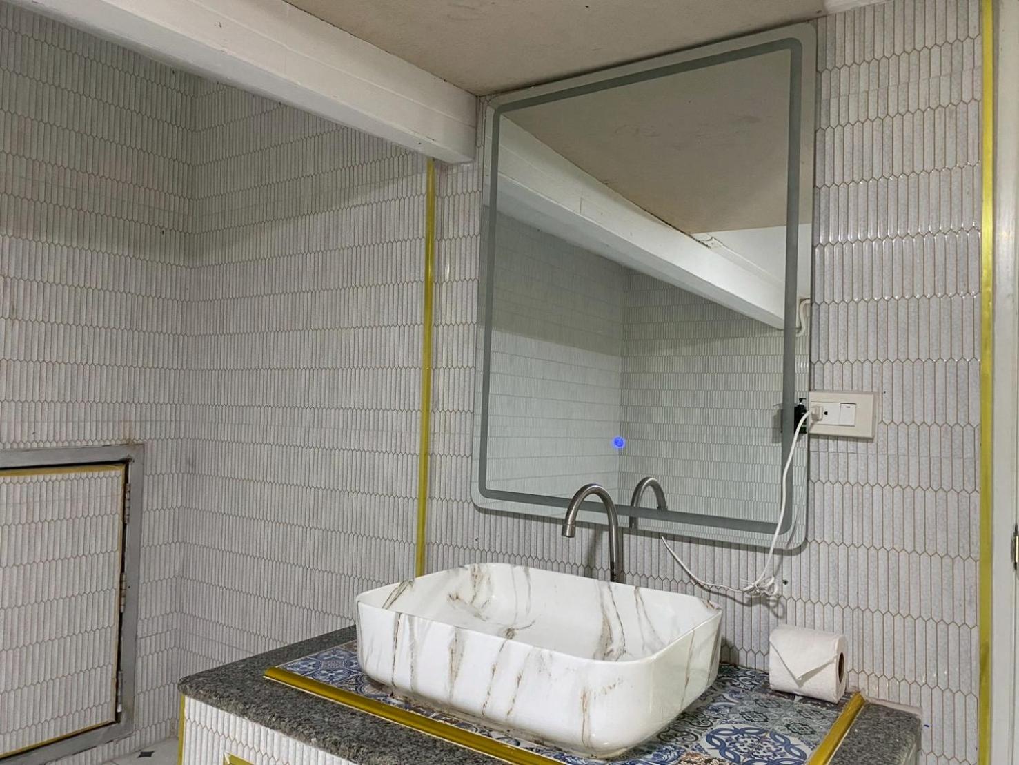 Deluxe Double Room - Photo 12