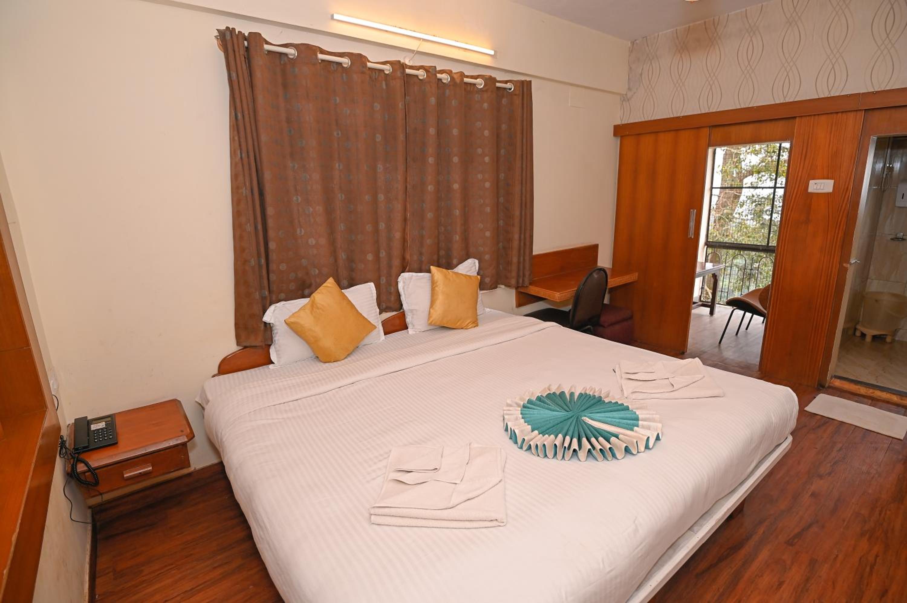Deluxe Room - Photo 3