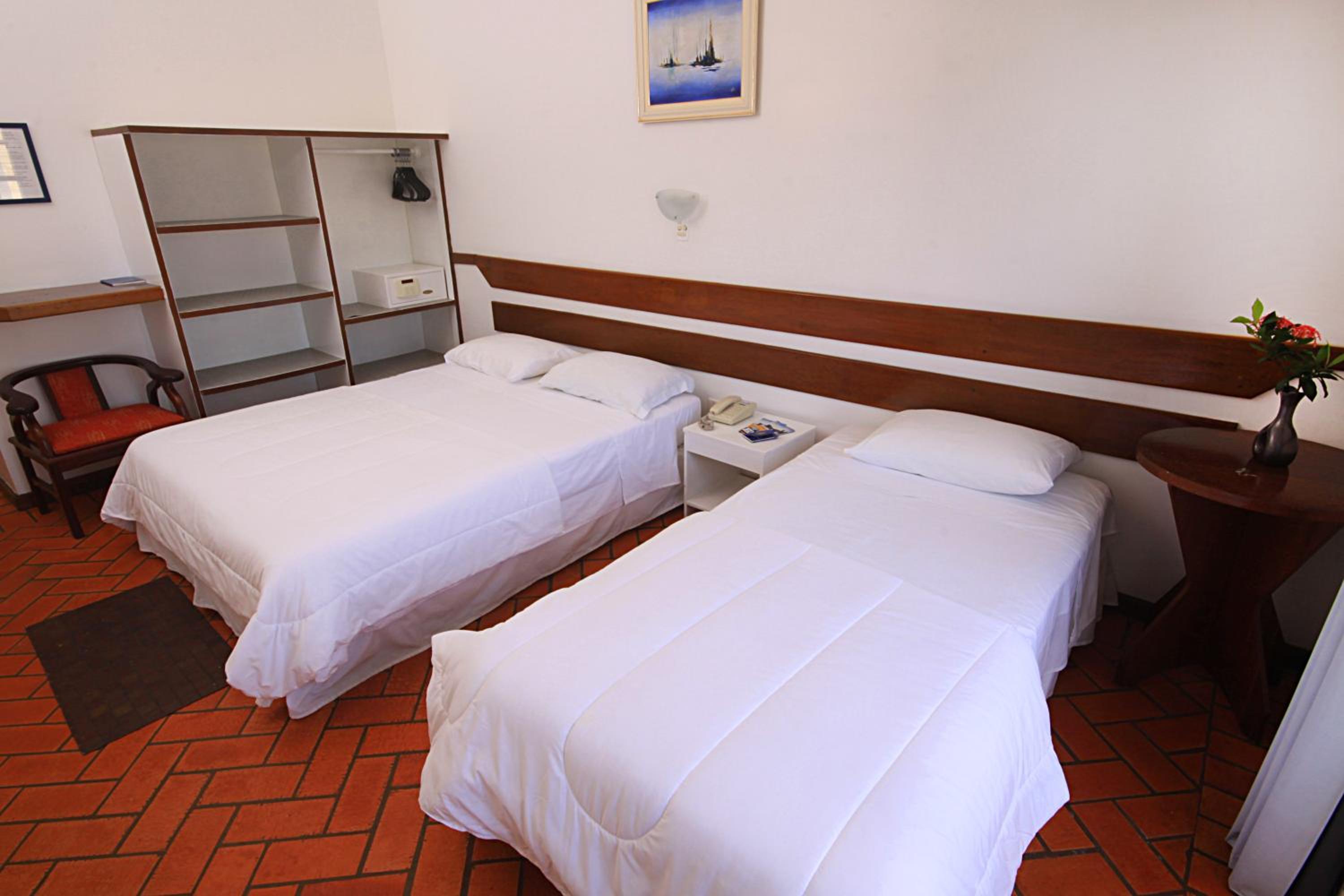 Deluxe Room with Balcony photo 2