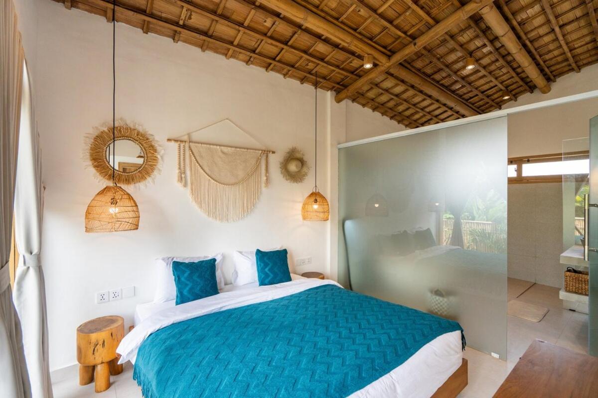 Three-Bedroom Villa photo 2