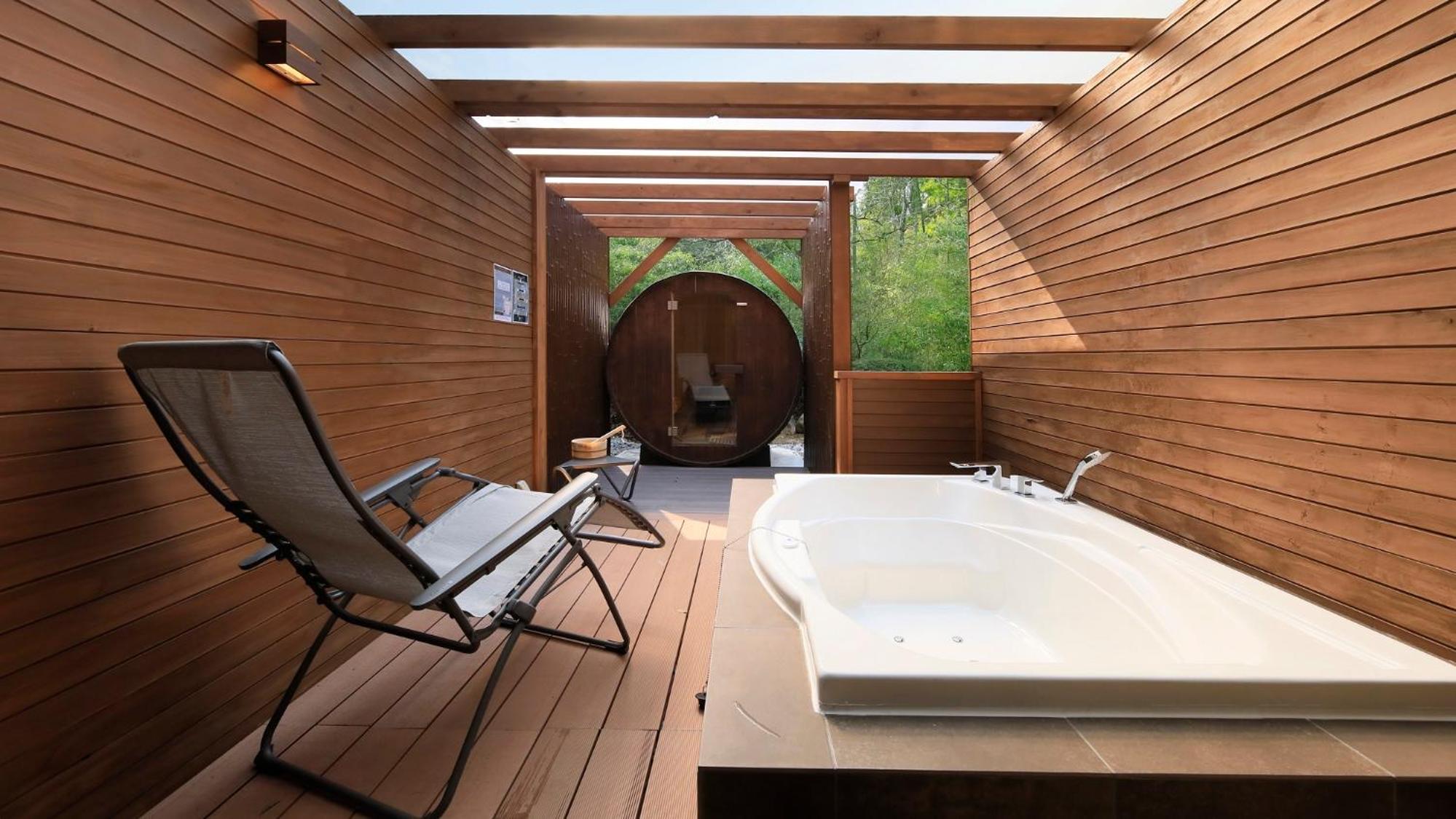Twin Room with Bath