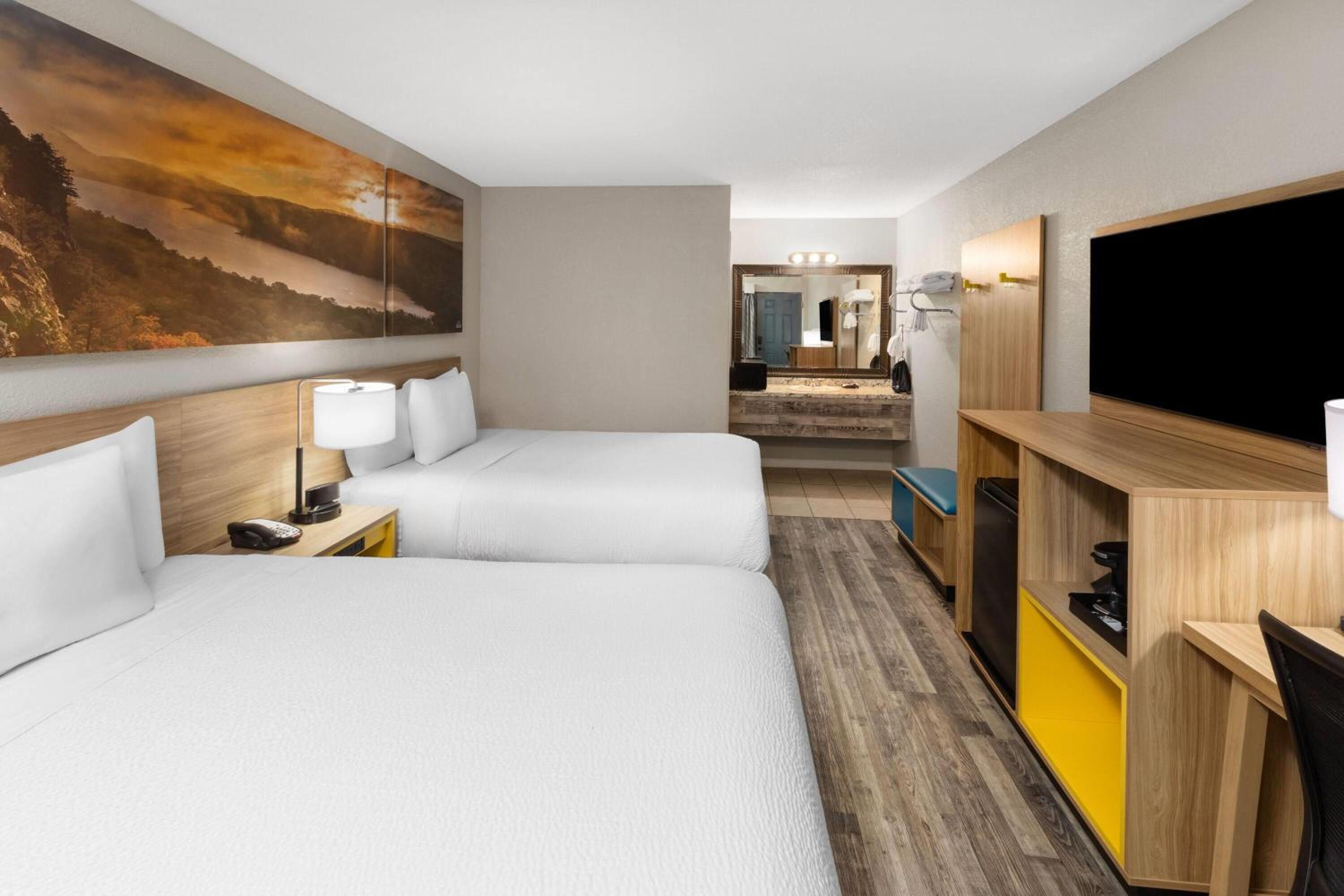 Queen Room with Two Queen Beds - Pet Friendly/Non-Smoking - Photo 1