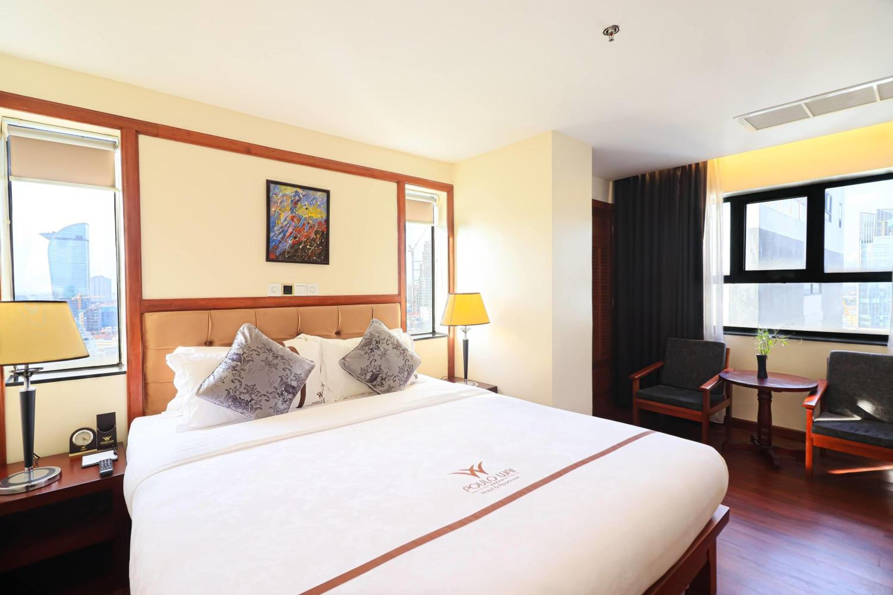Deluxe King Room - Photo 1