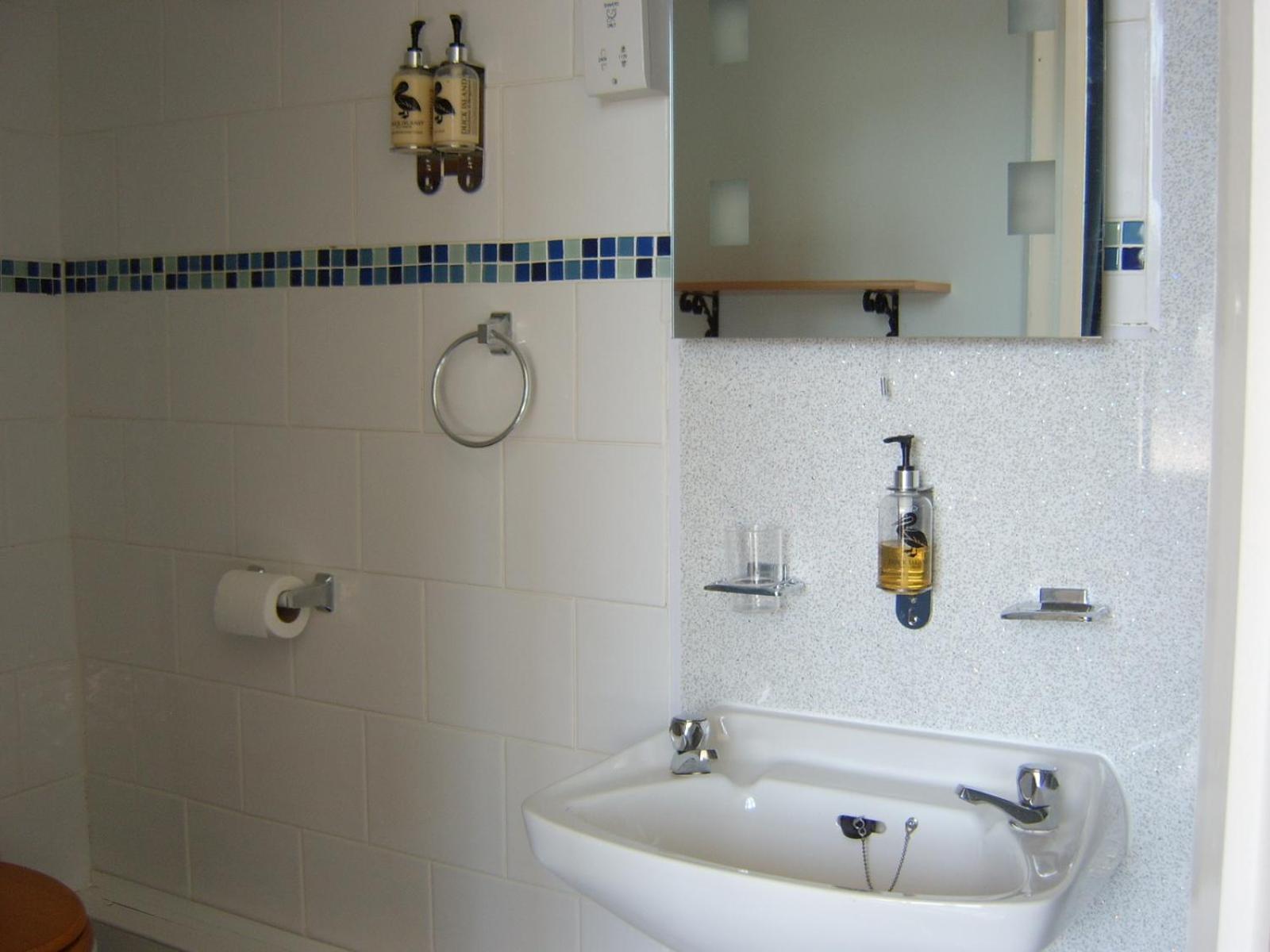 Twin Room with Shower photo 3