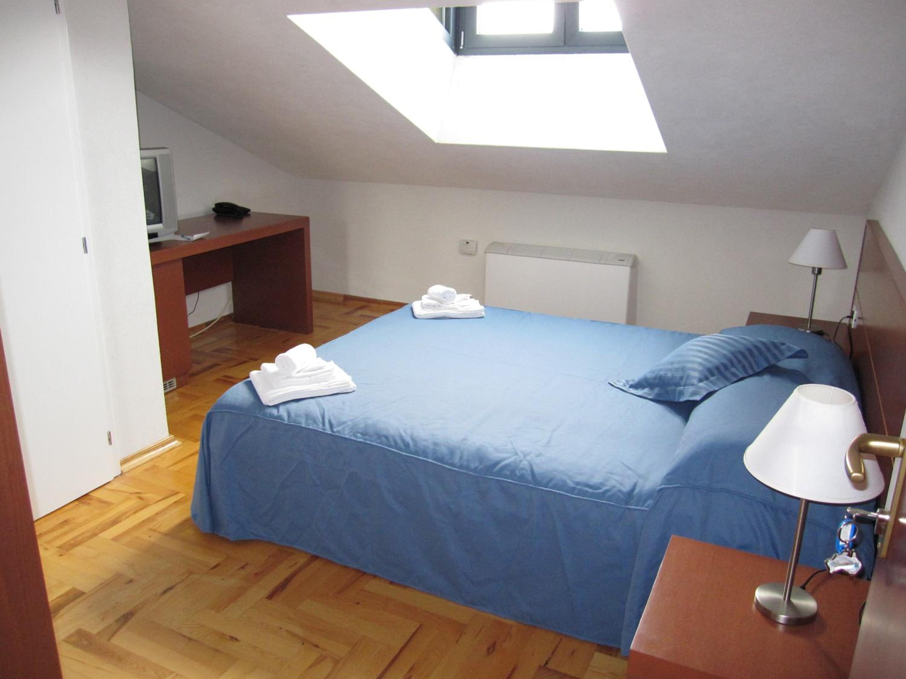 Double Room - Attic photo 2