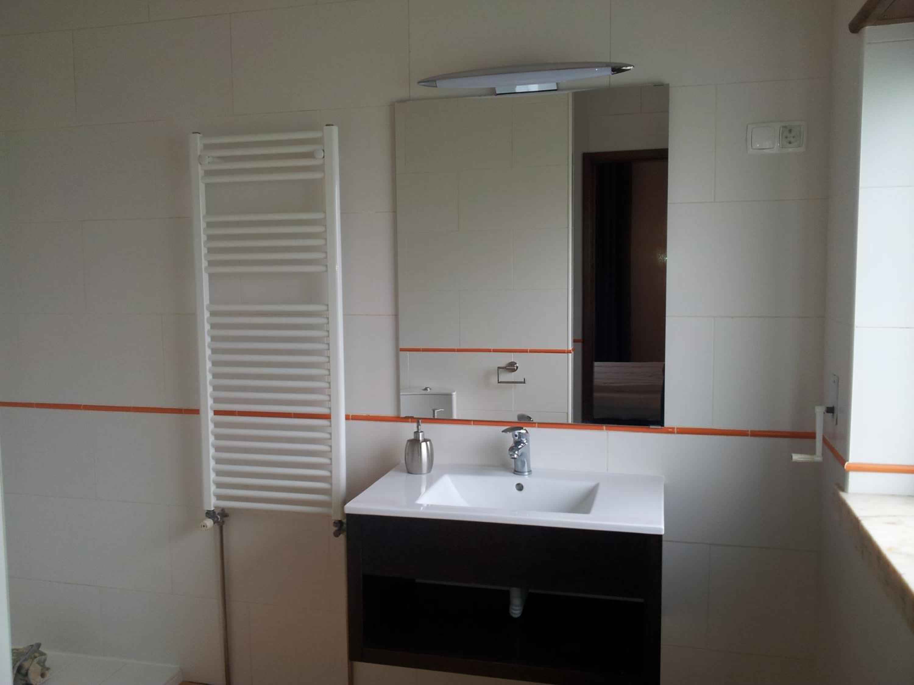 Double Room with Private Bathroom - Photo 3
