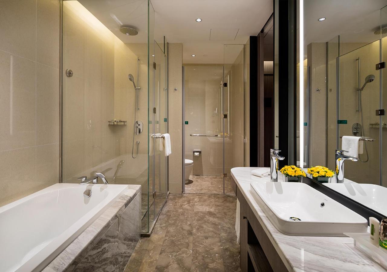 Standard King Room - Photo 1