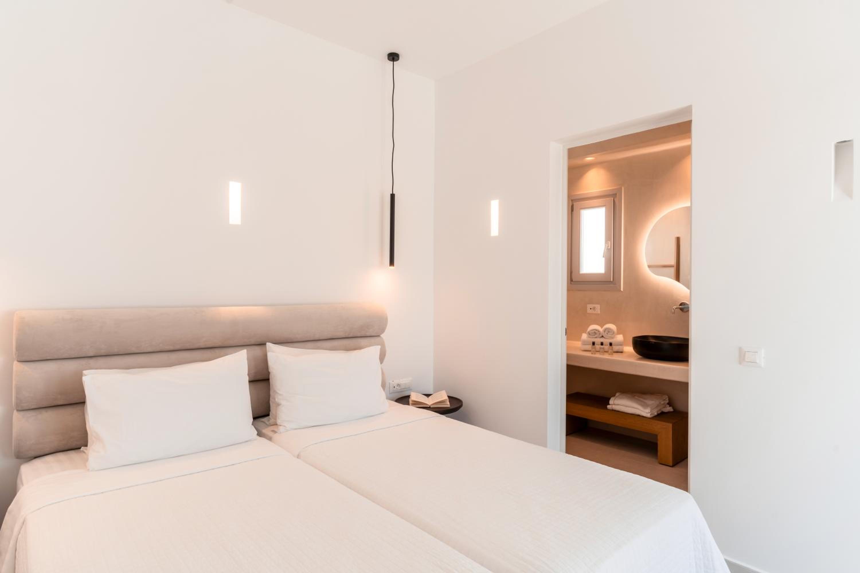 Hydra Retreat Sea Facing Villa With Private Pool & Outdoor Jacuzzi photo 3