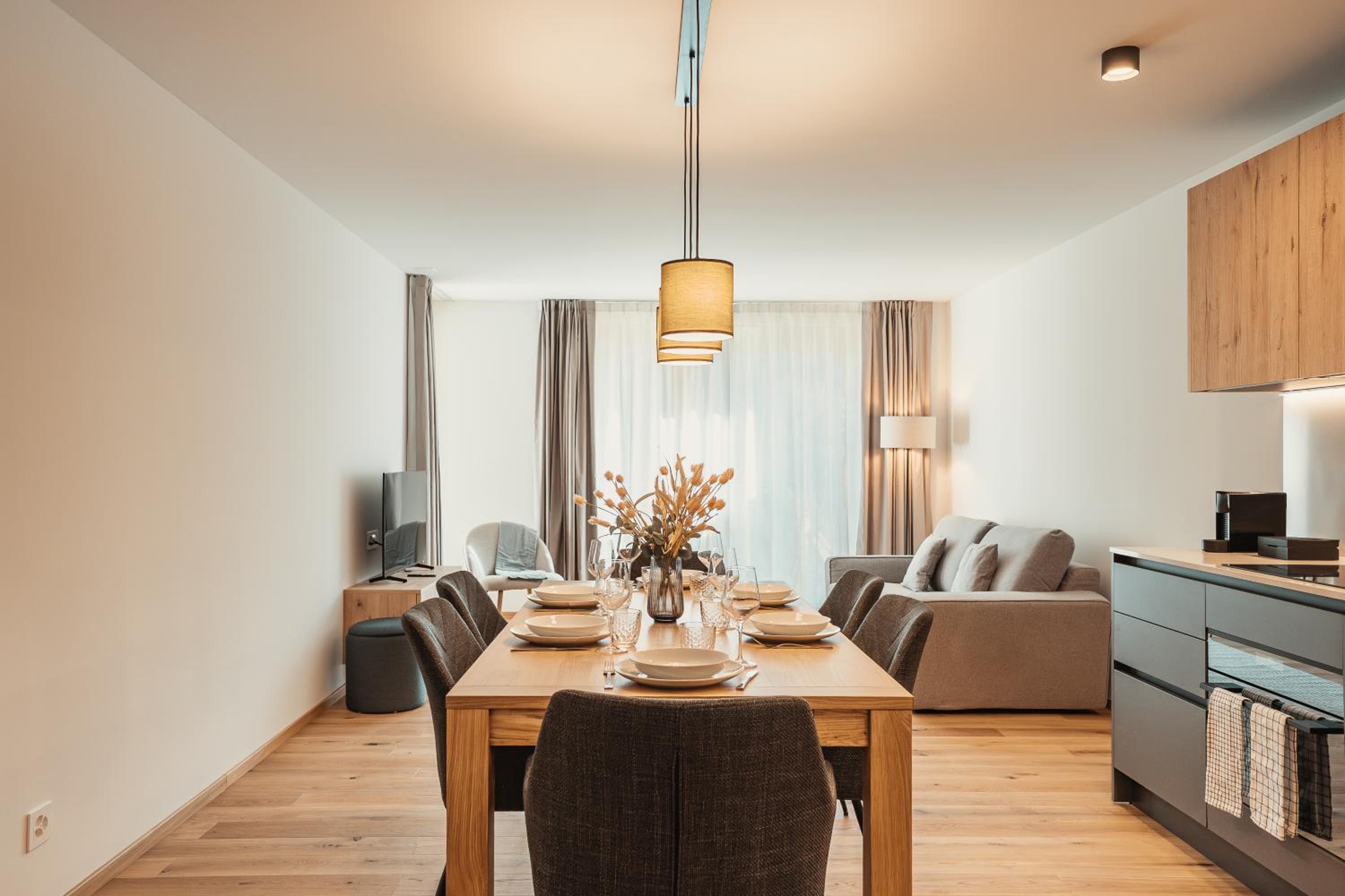 Two-Bedroom Deluxe Apartment photo 2