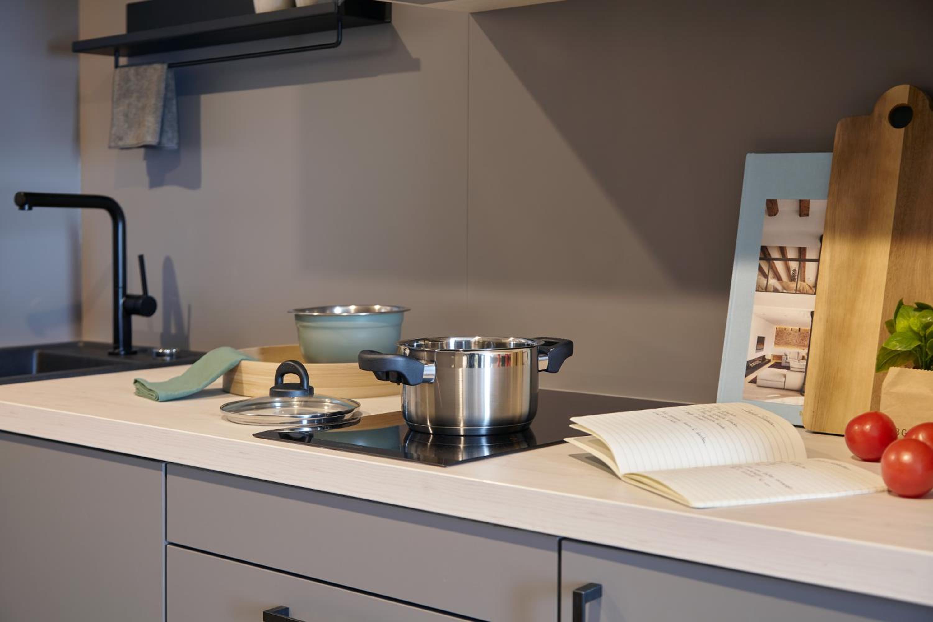 Queen Studio with Kitchen and Extra Floor Space - Photo 3