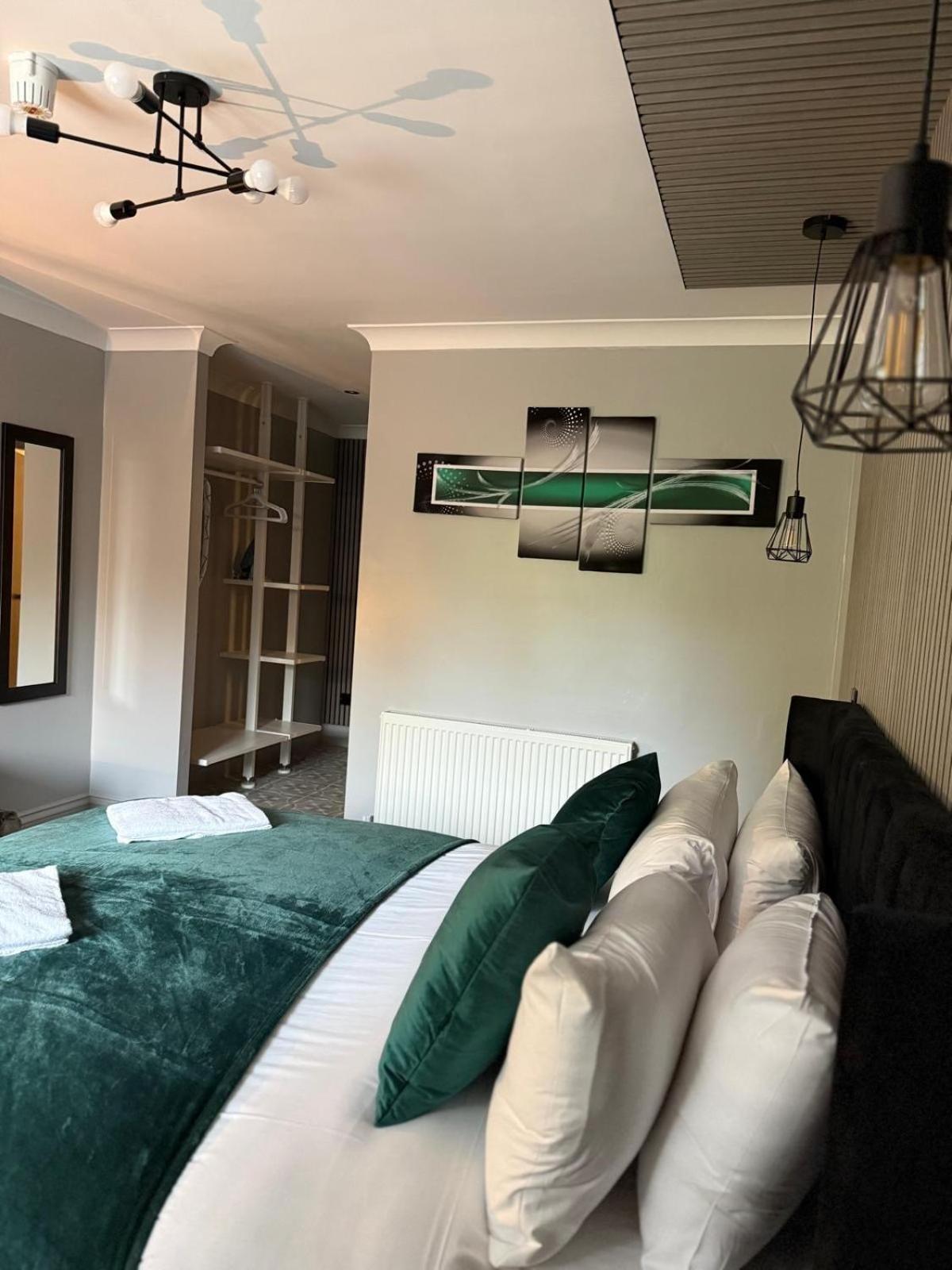 Deluxe King Room