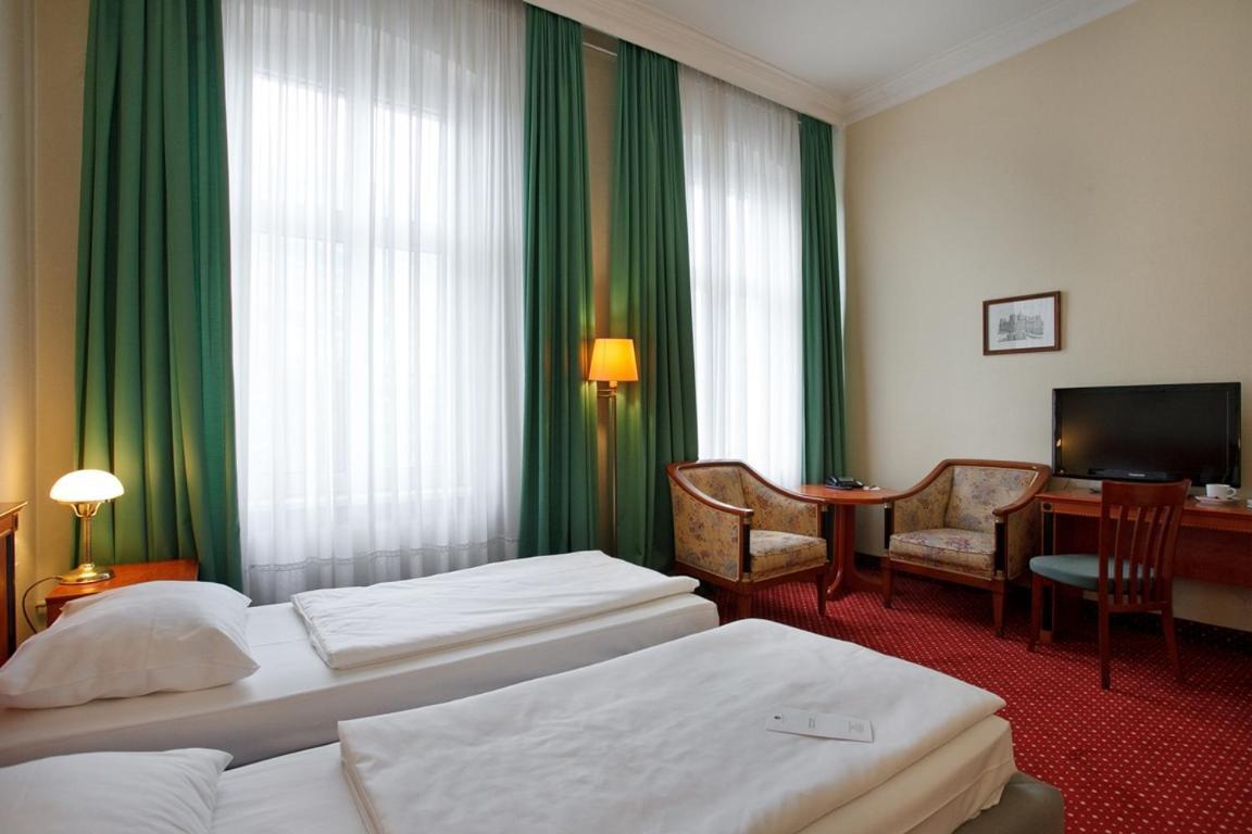 Standard Twin Room photo 2