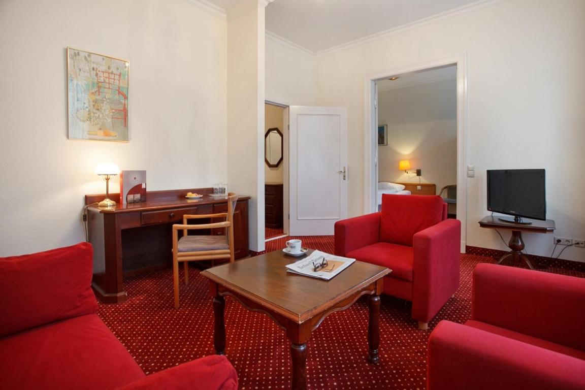 Standard Triple Room photo 2