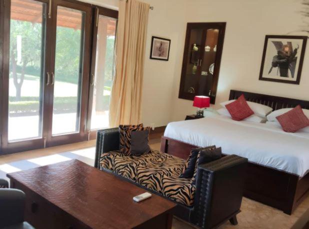Abhay Villa Luxury Room 2