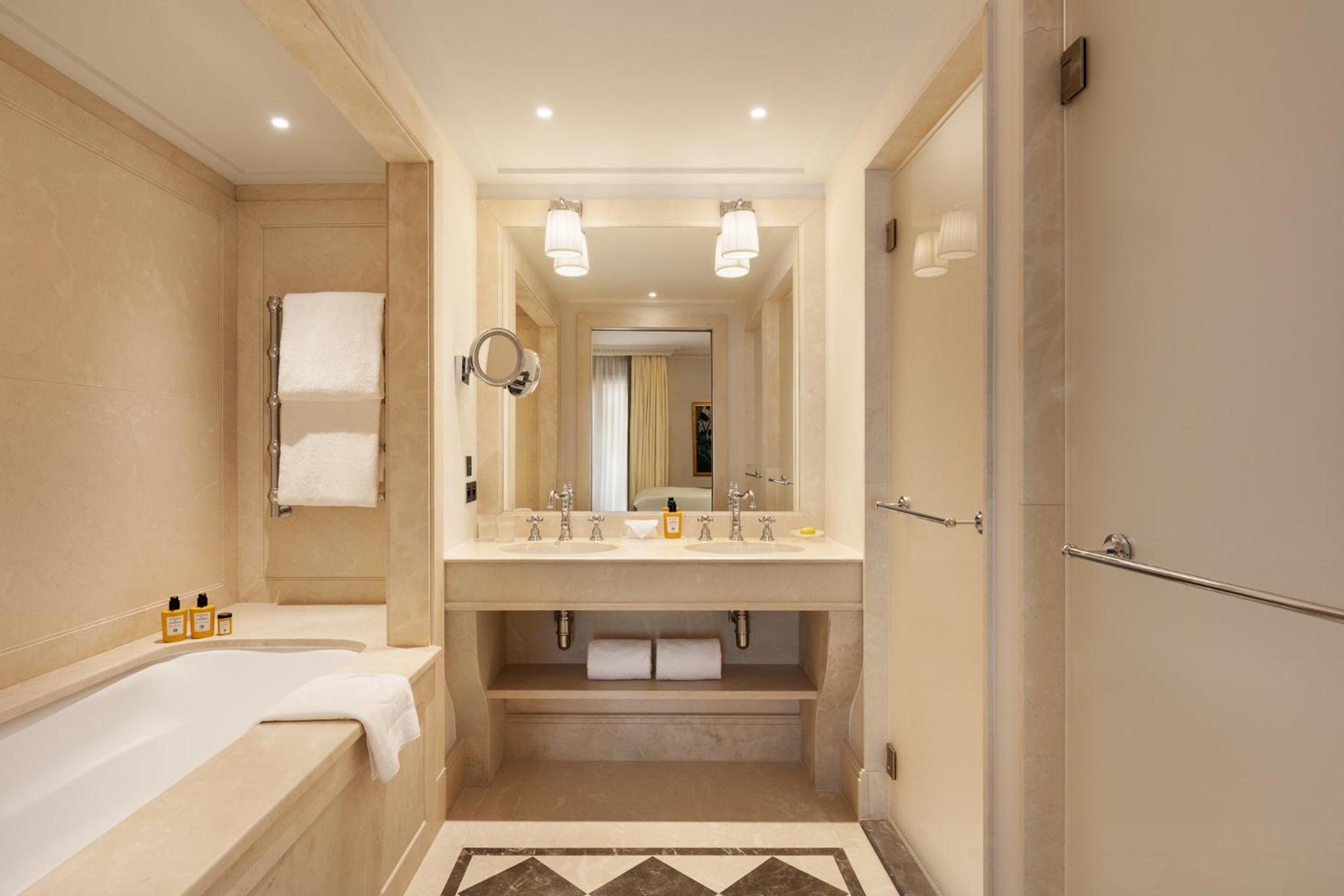 Deluxe Premium Room