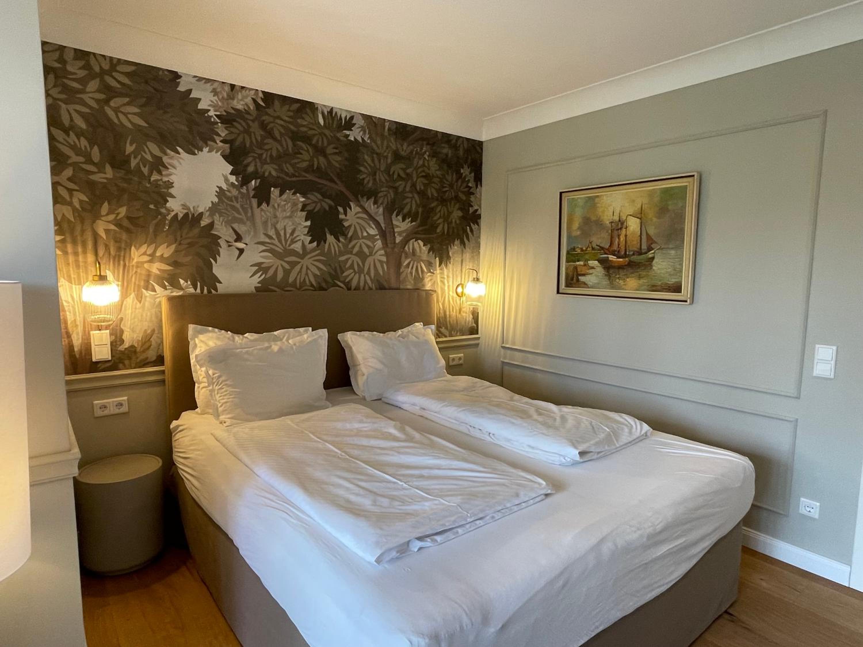 Deluxe Double Room with Bath