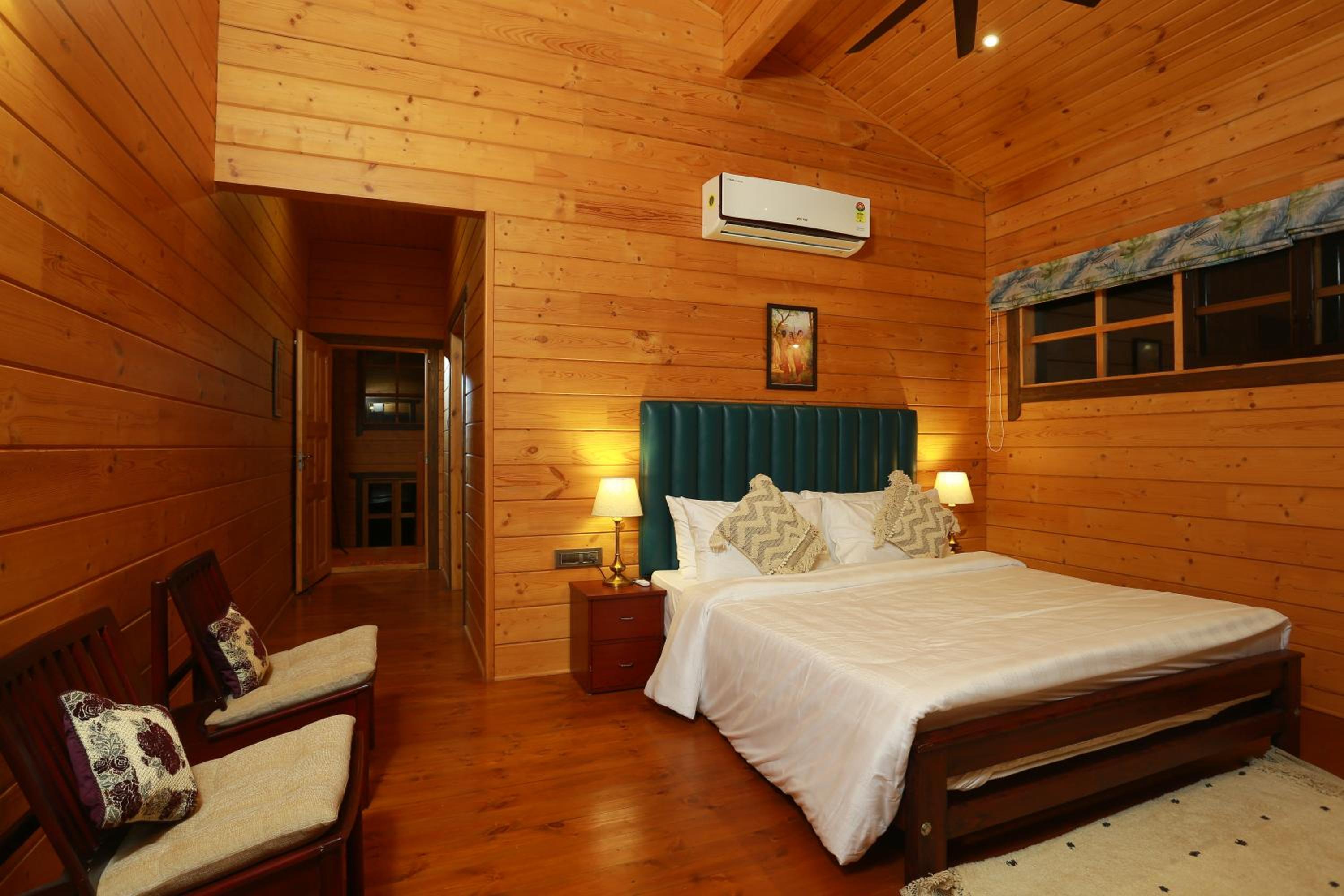 Heliconia Dusk Room