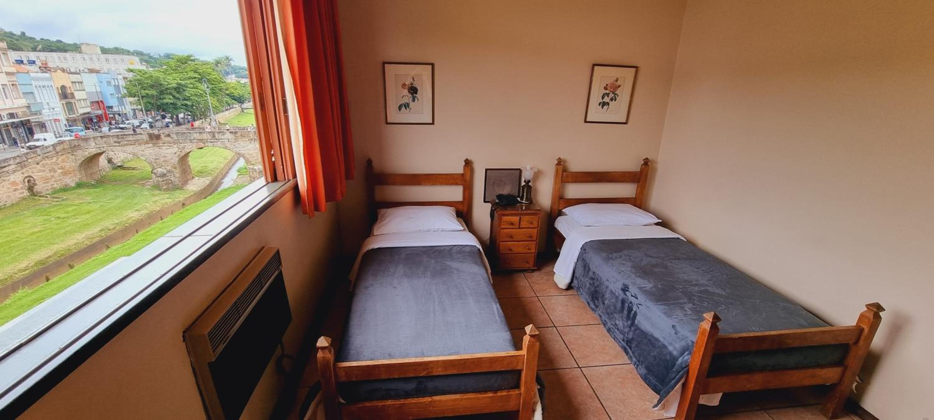 Twin Room with Private Bathroom photo 1