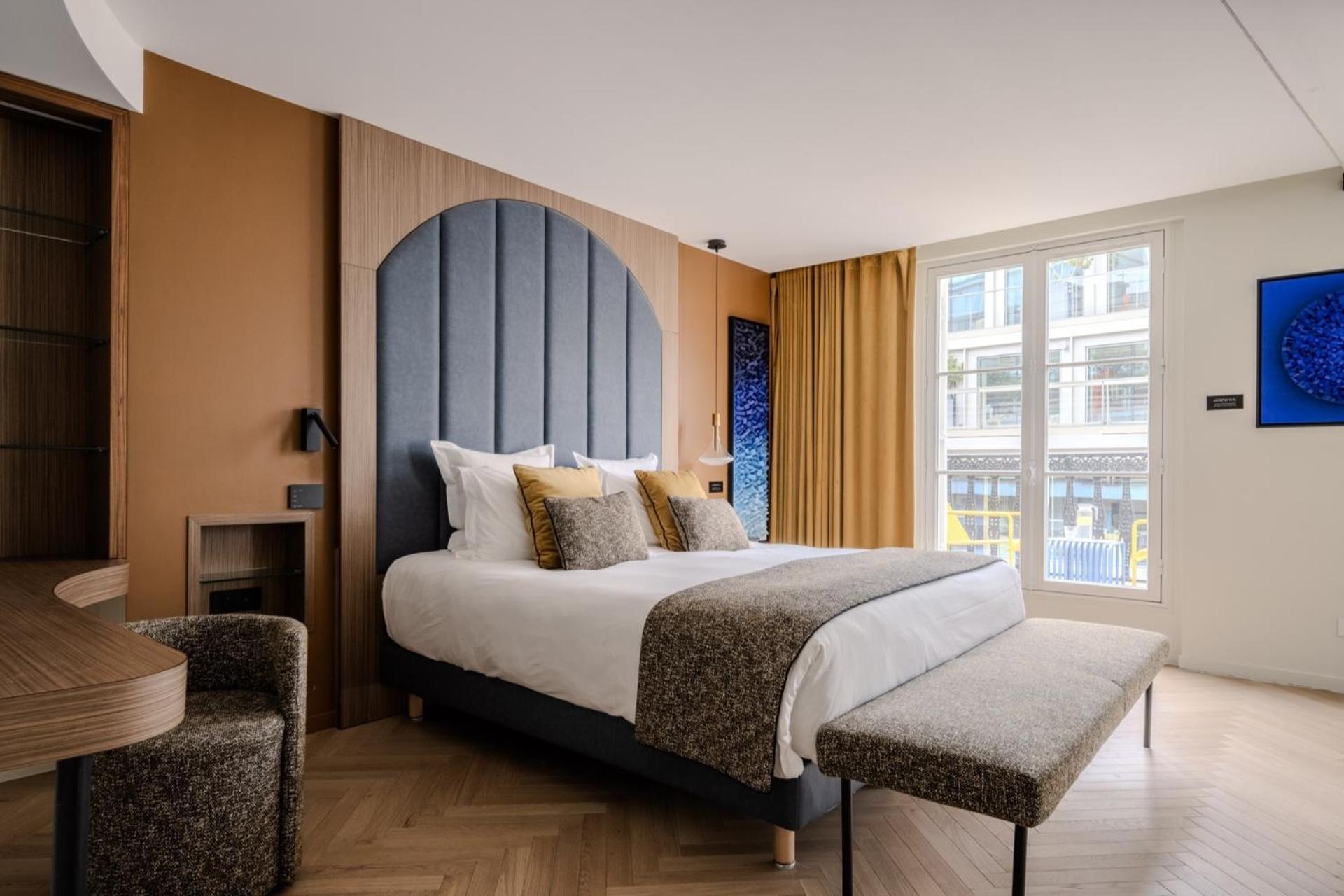 Suite with Balcony photo 2