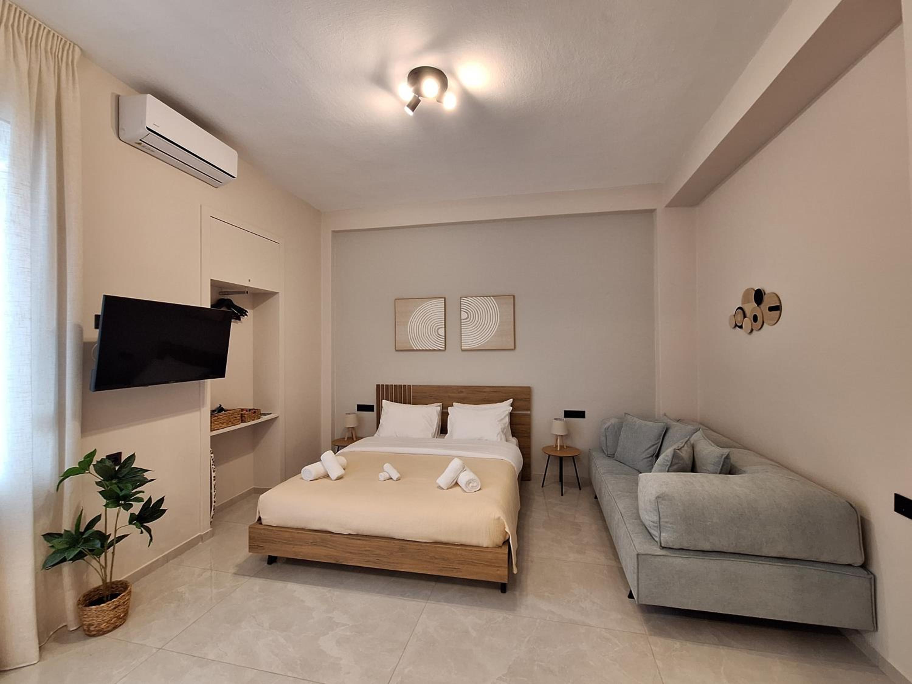 Apartment with Balcony photo 1